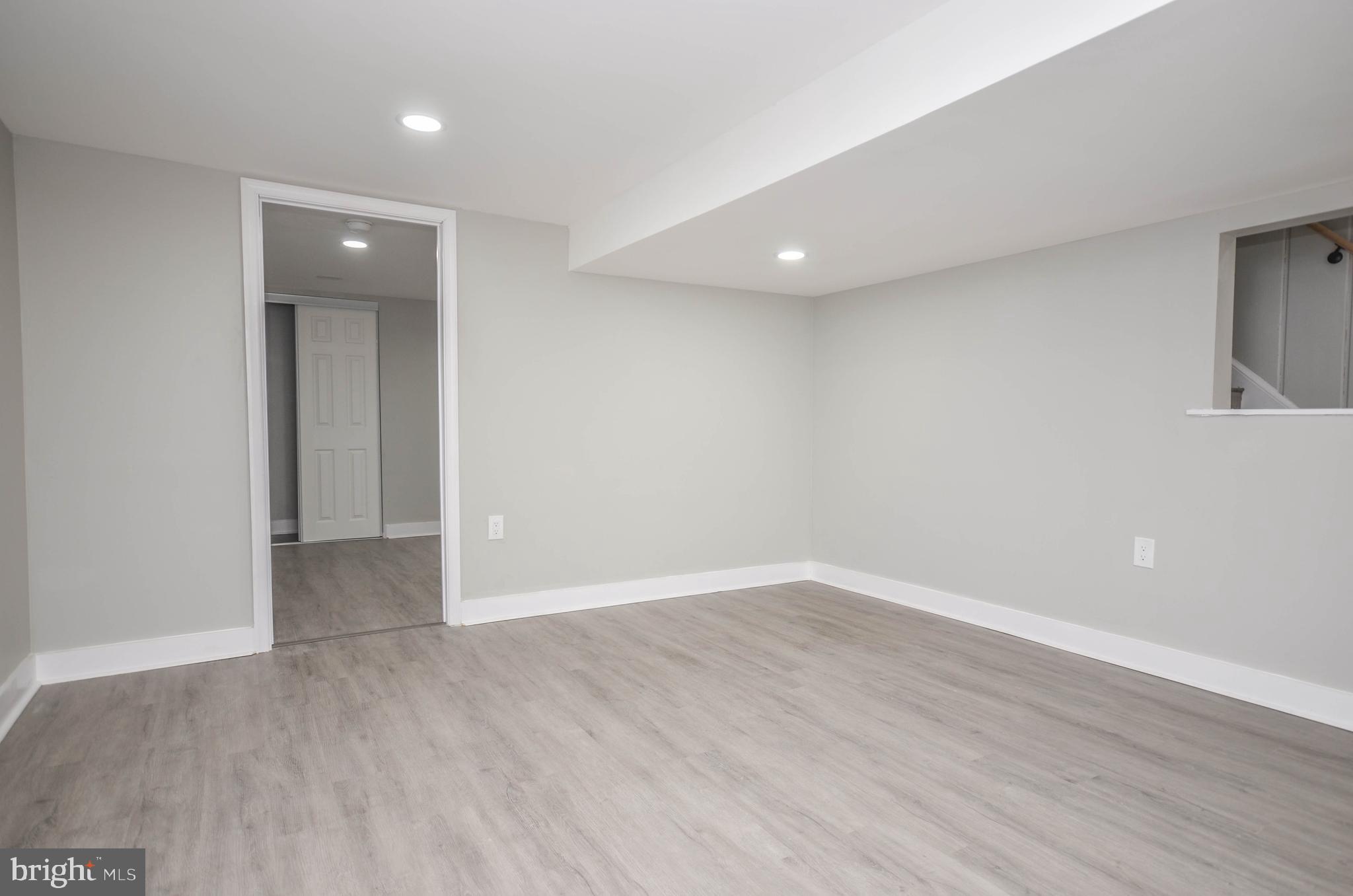 ADELPHI HILLS - Residential