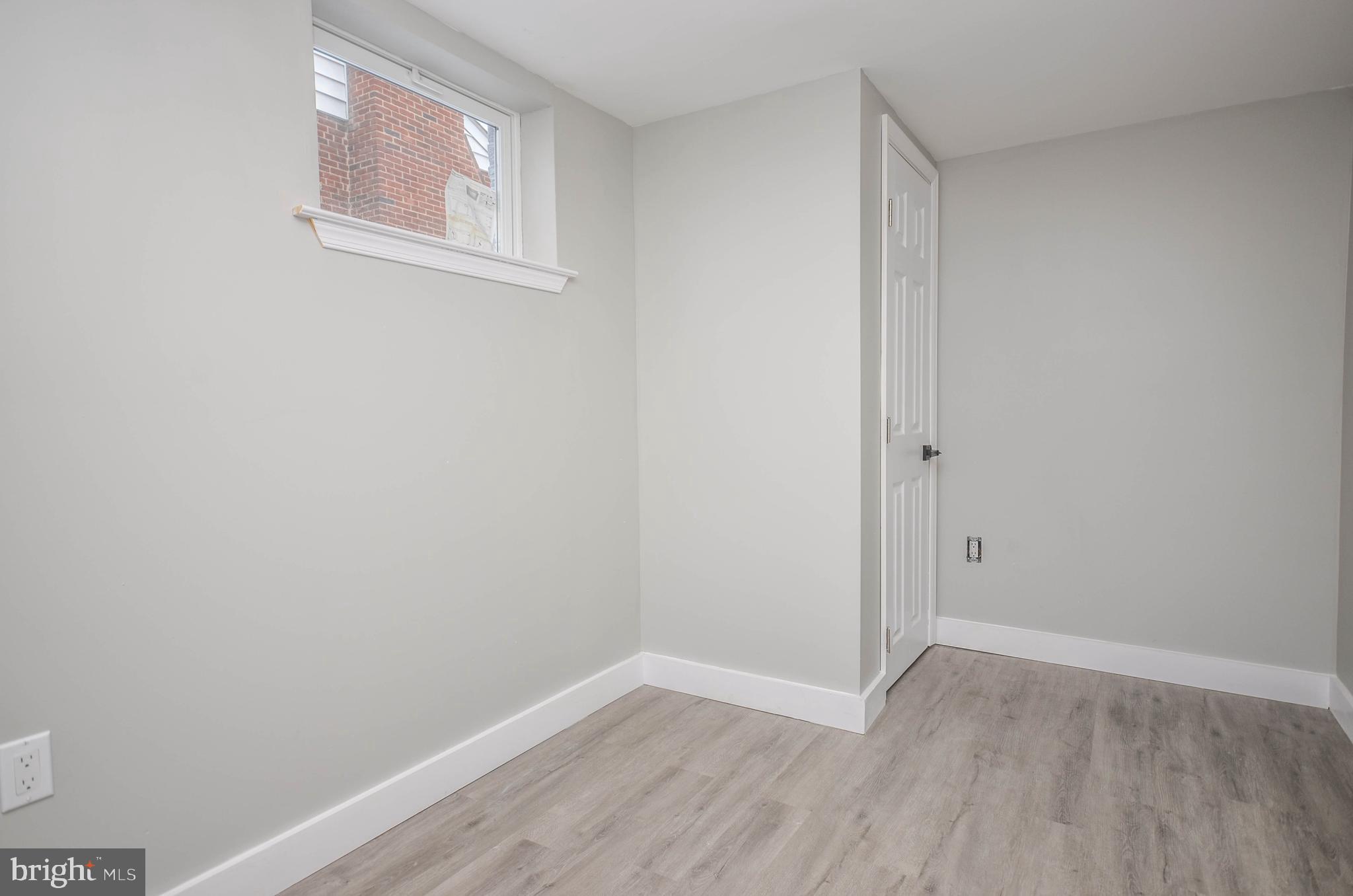 ADELPHI HILLS - Residential