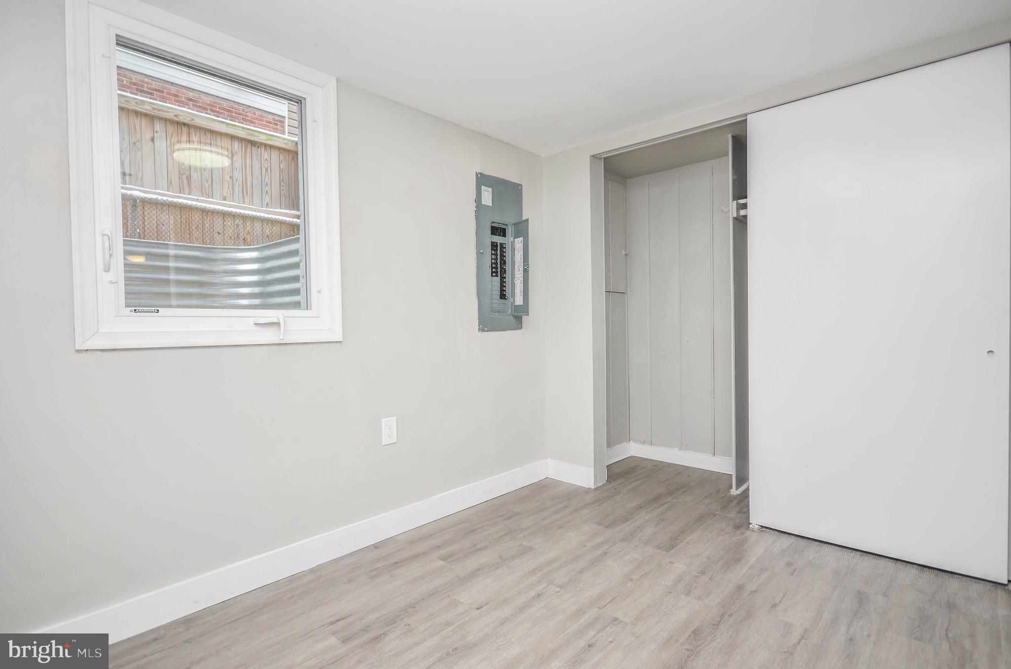 ADELPHI HILLS - Residential