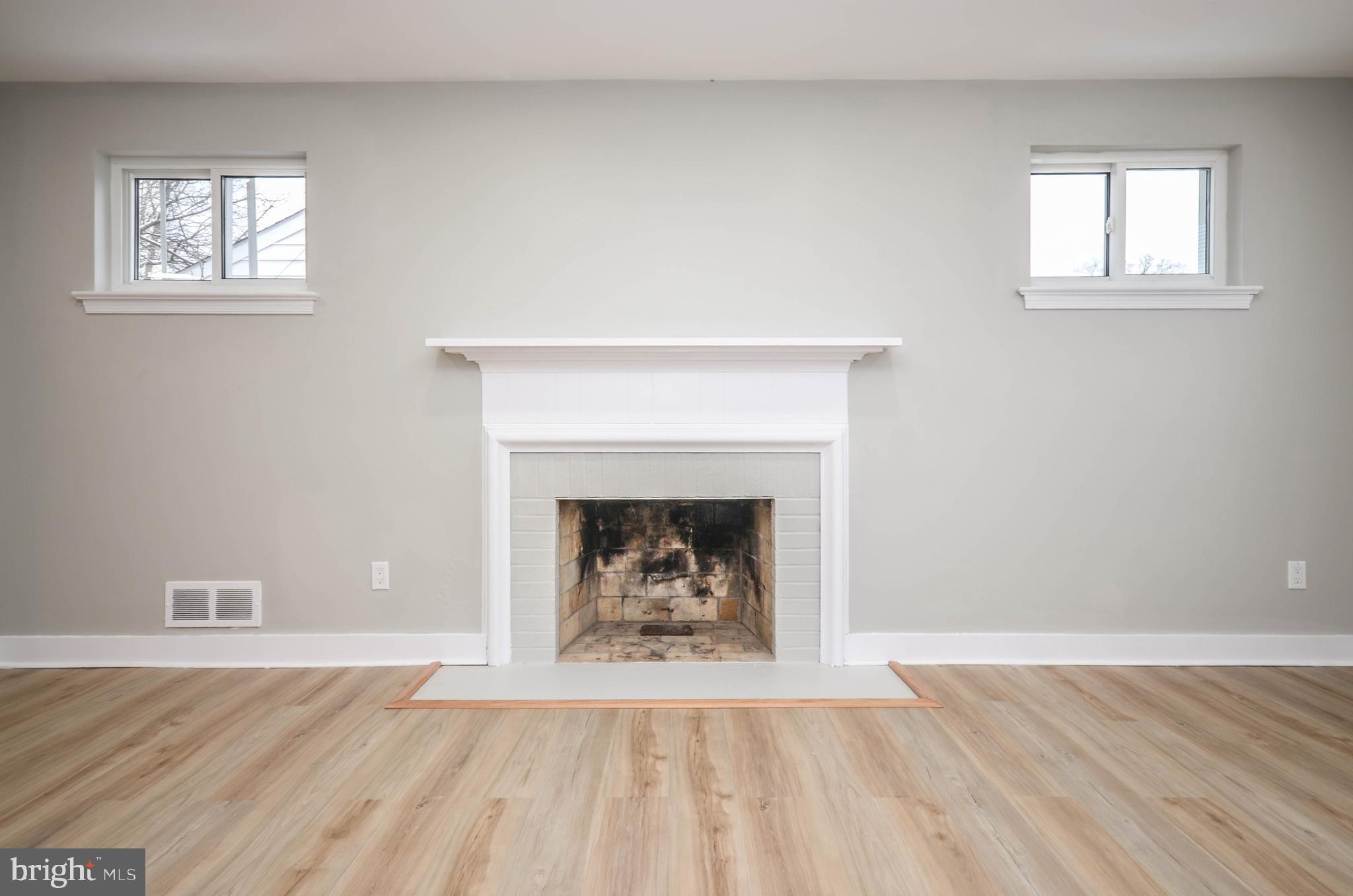 ADELPHI HILLS - Residential