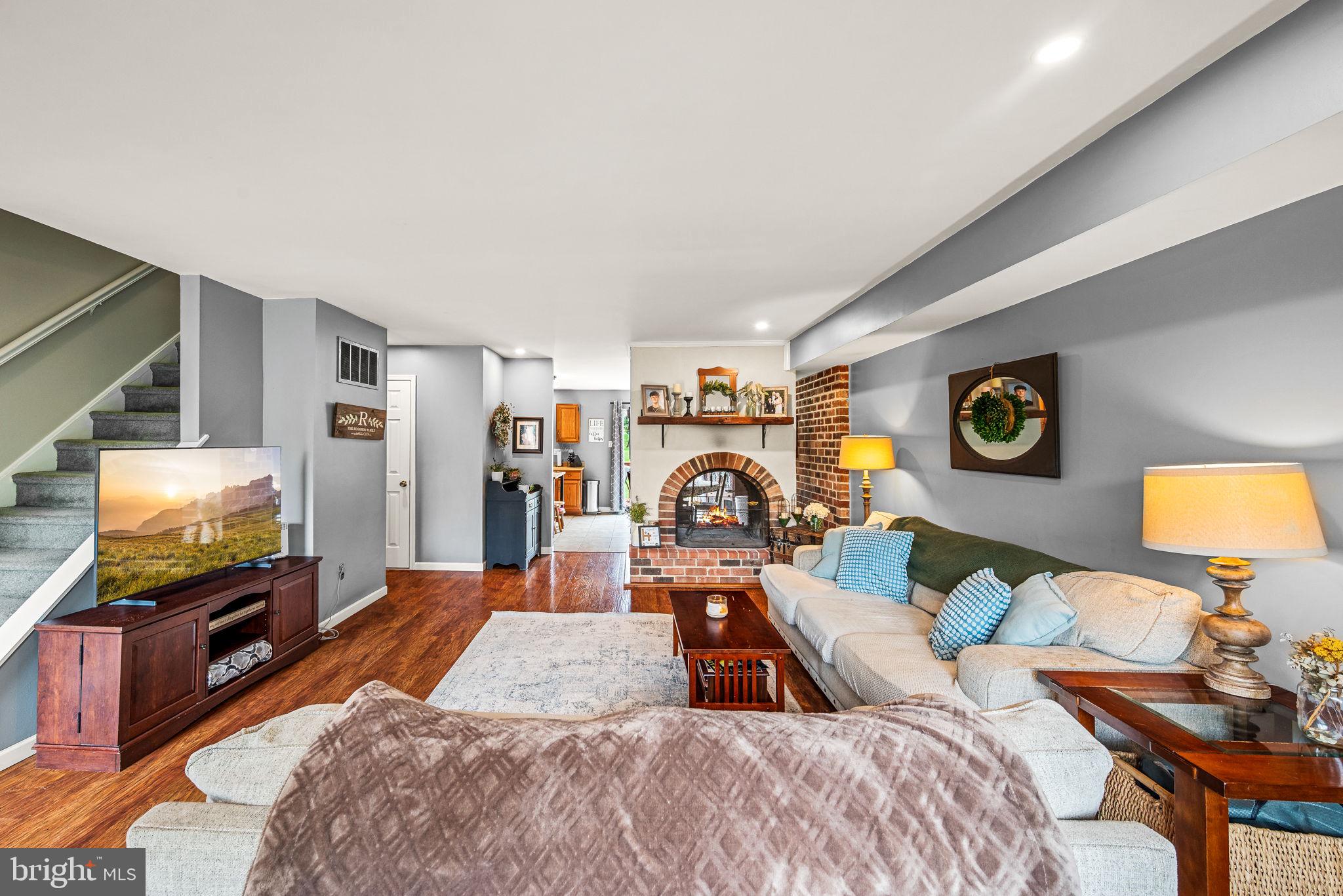 4121 RITTENHOUSE LANE