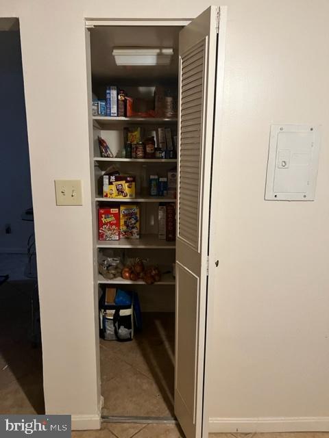 HUNTLEY SQUARE CONDOMINIUMS - Residential