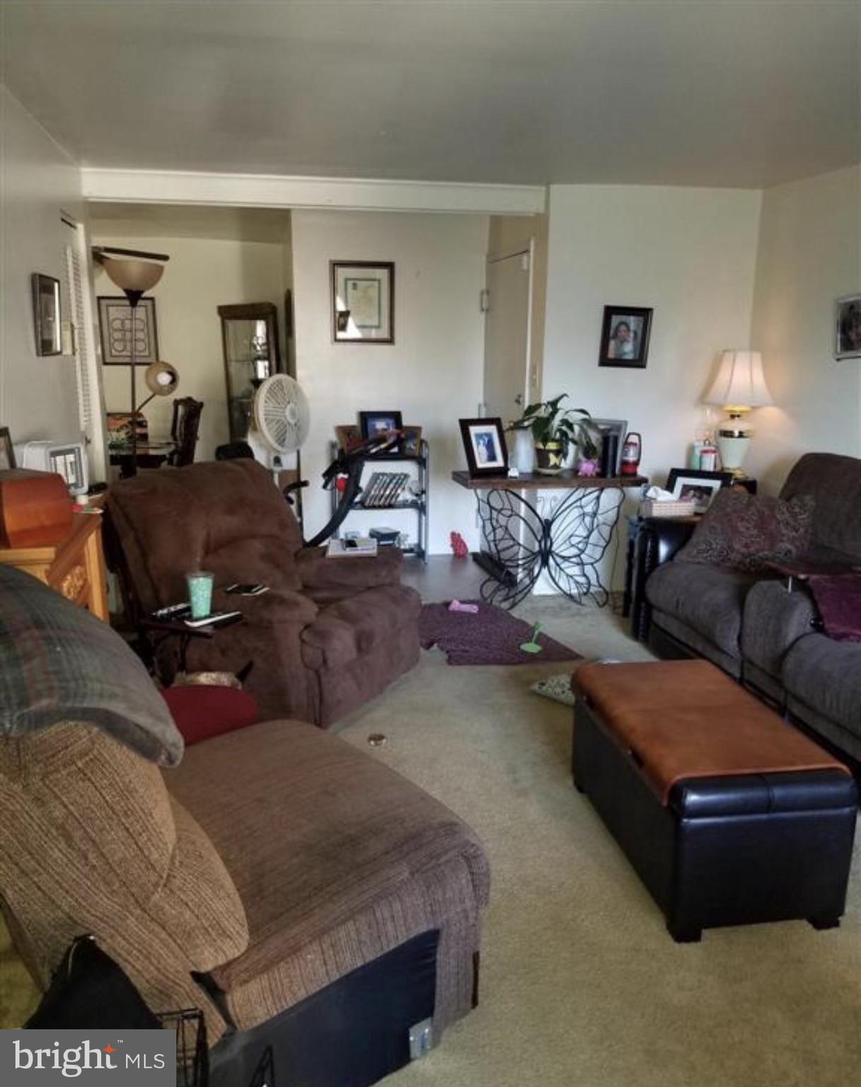 HUNTLEY SQUARE CONDOMINIUMS - Residential