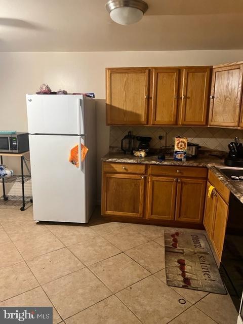 HUNTLEY SQUARE CONDOMINIUMS - Residential