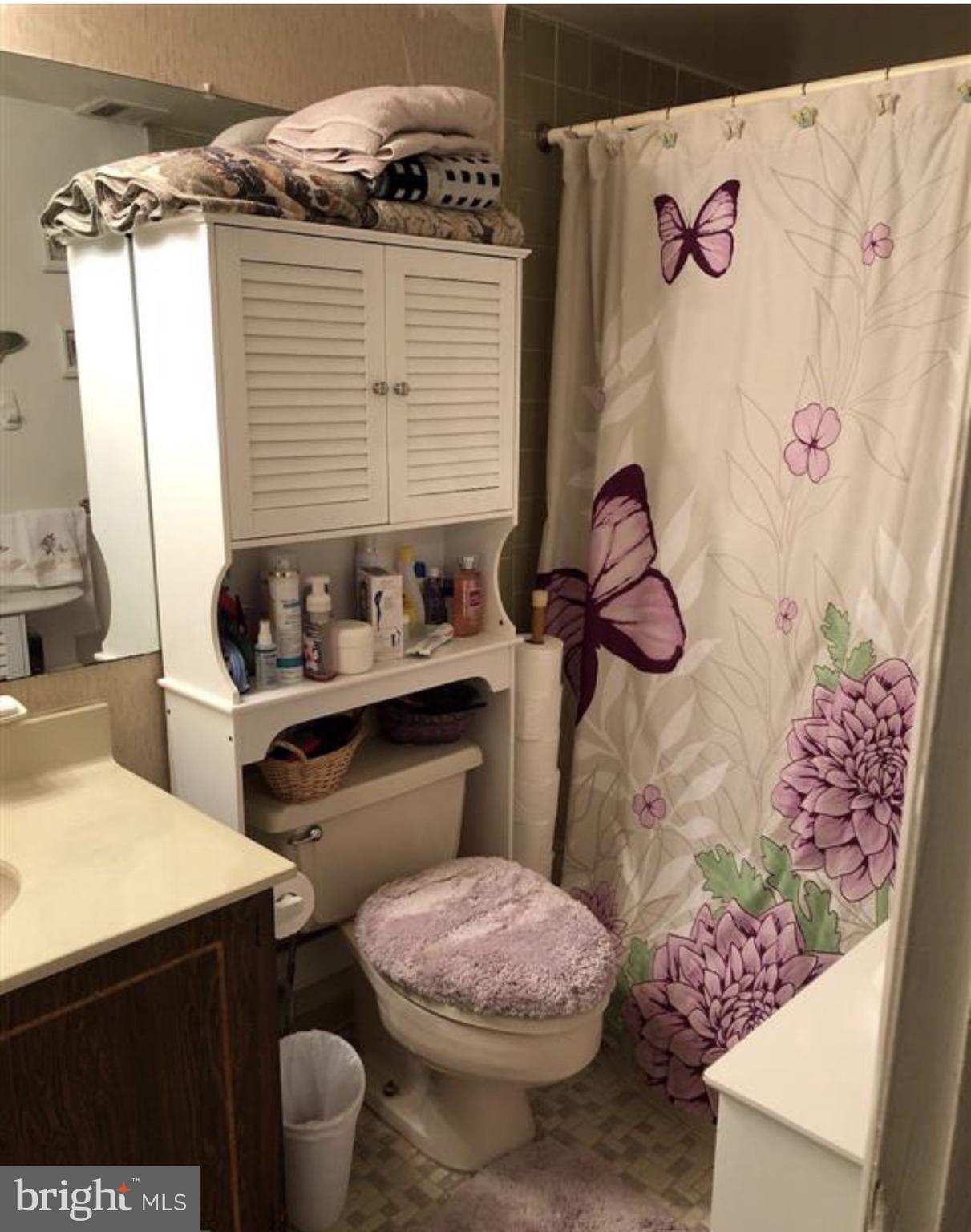 HUNTLEY SQUARE CONDOMINIUMS - Residential