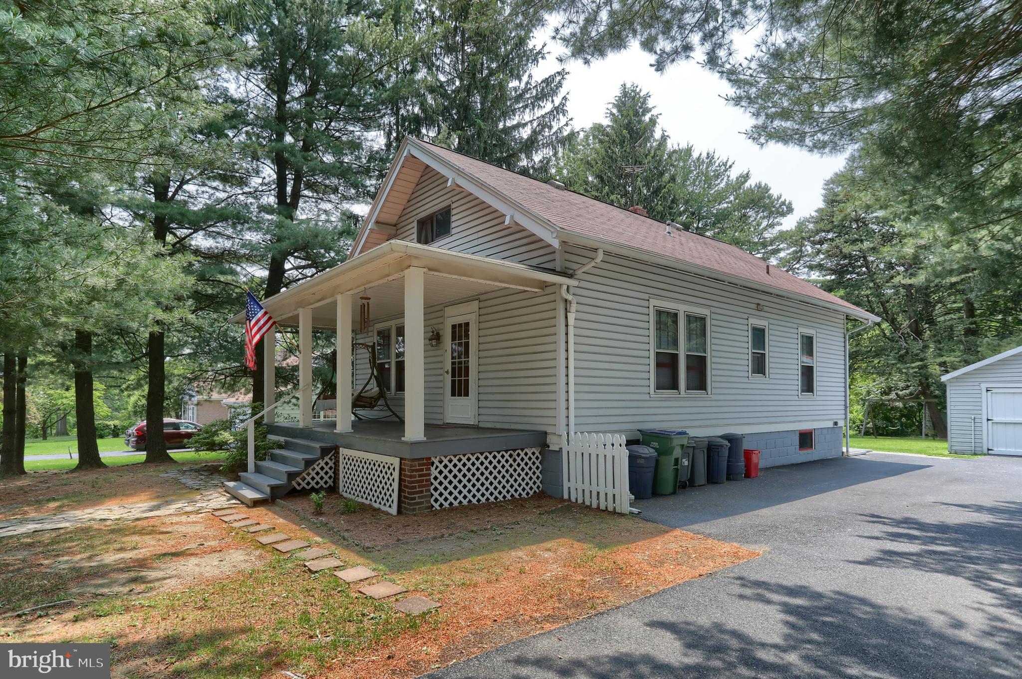 402 DAVIS STREET