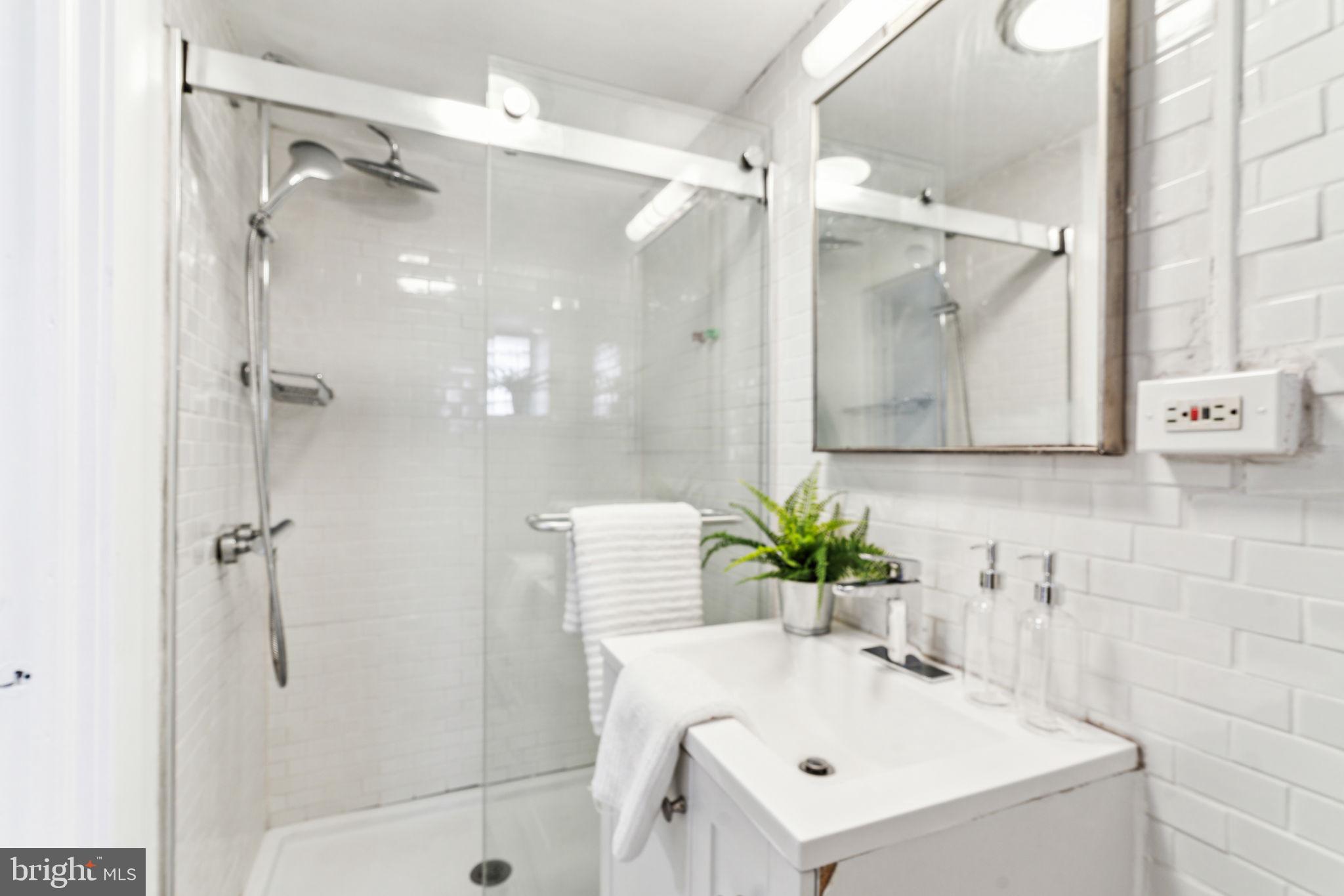 PASSYUNK SQUARE - Residential