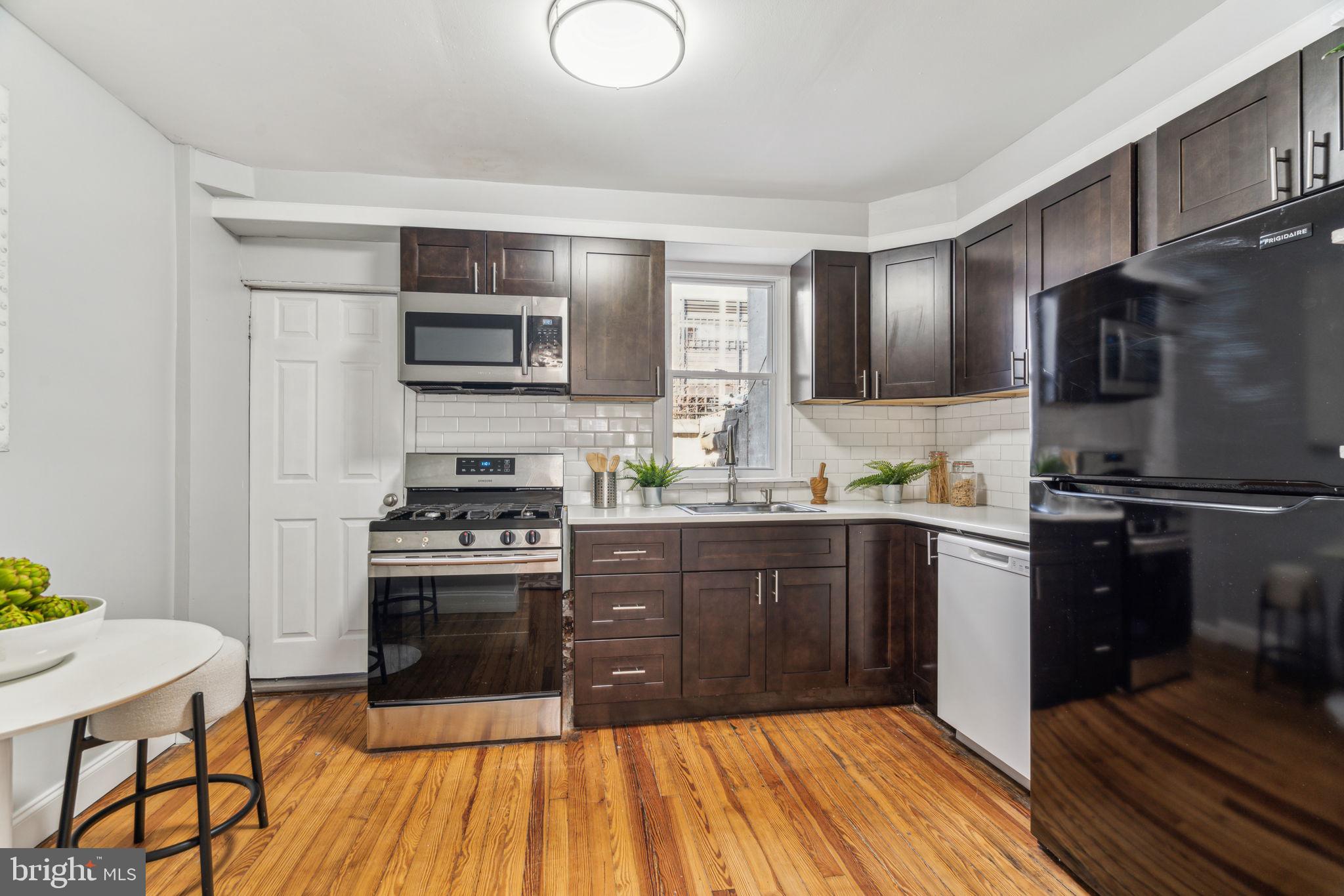 PASSYUNK SQUARE - Residential