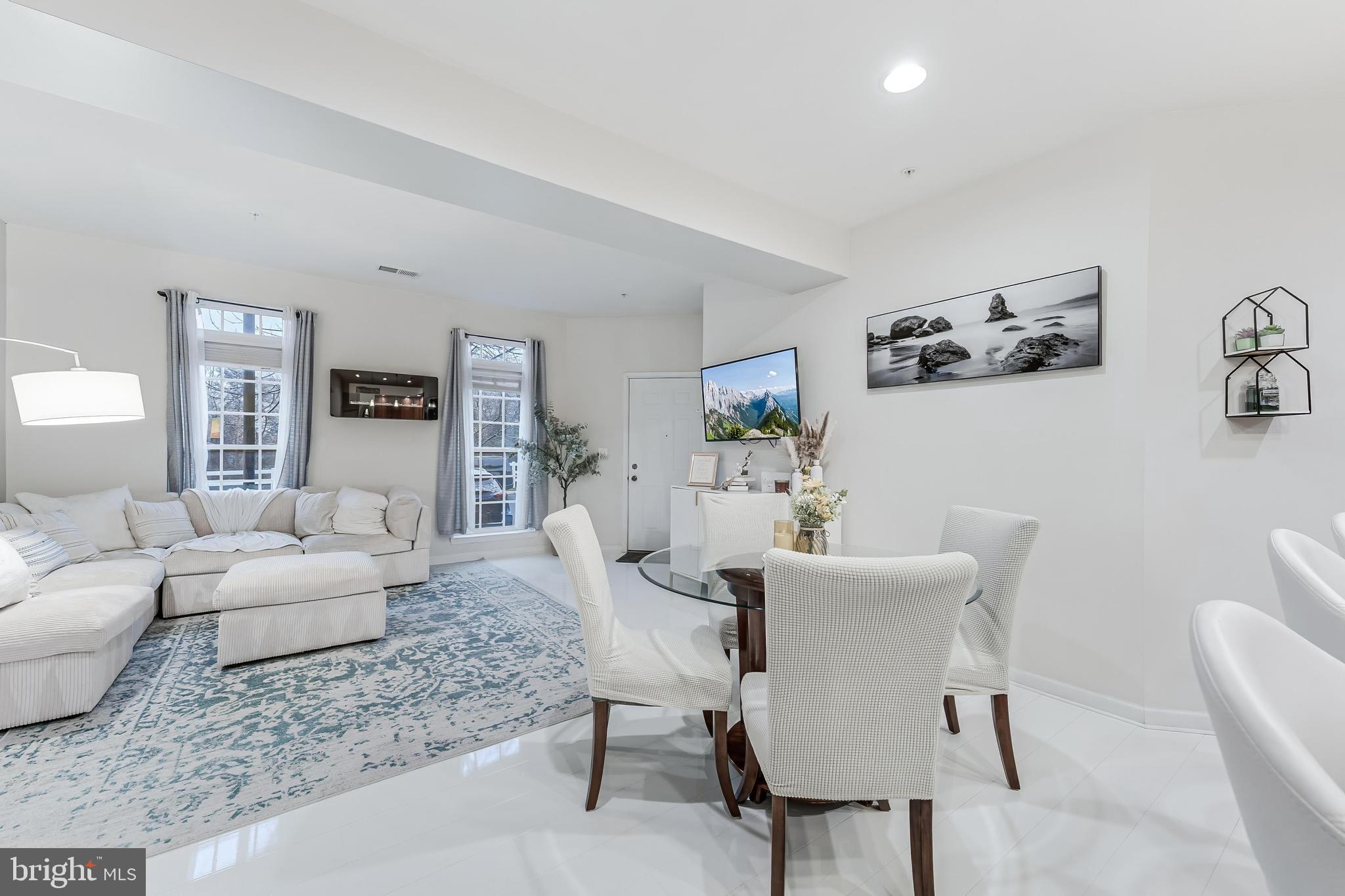 HEATHCOTE COMMONS CONDOMINIUMS - Residential