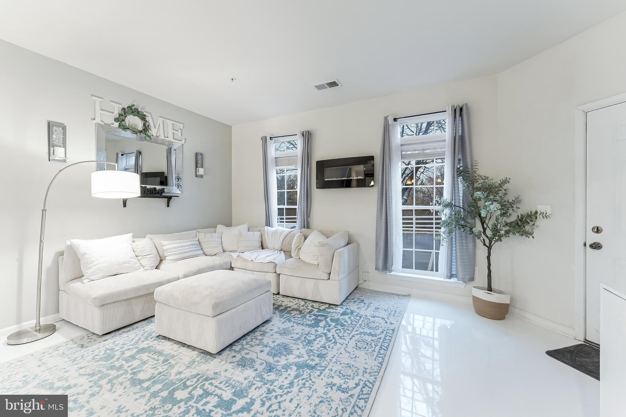 HEATHCOTE COMMONS CONDOMINIUMS - Residential