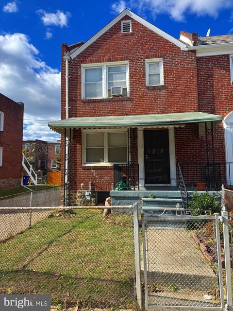 Photo of 300 N Culver Street, BALTIMORE, MD 21229 (MLS # MDBA2188104) Photo of 300 N Culver Street, BALTIMORE, MD 21229 (MLS # MDBA2188104)