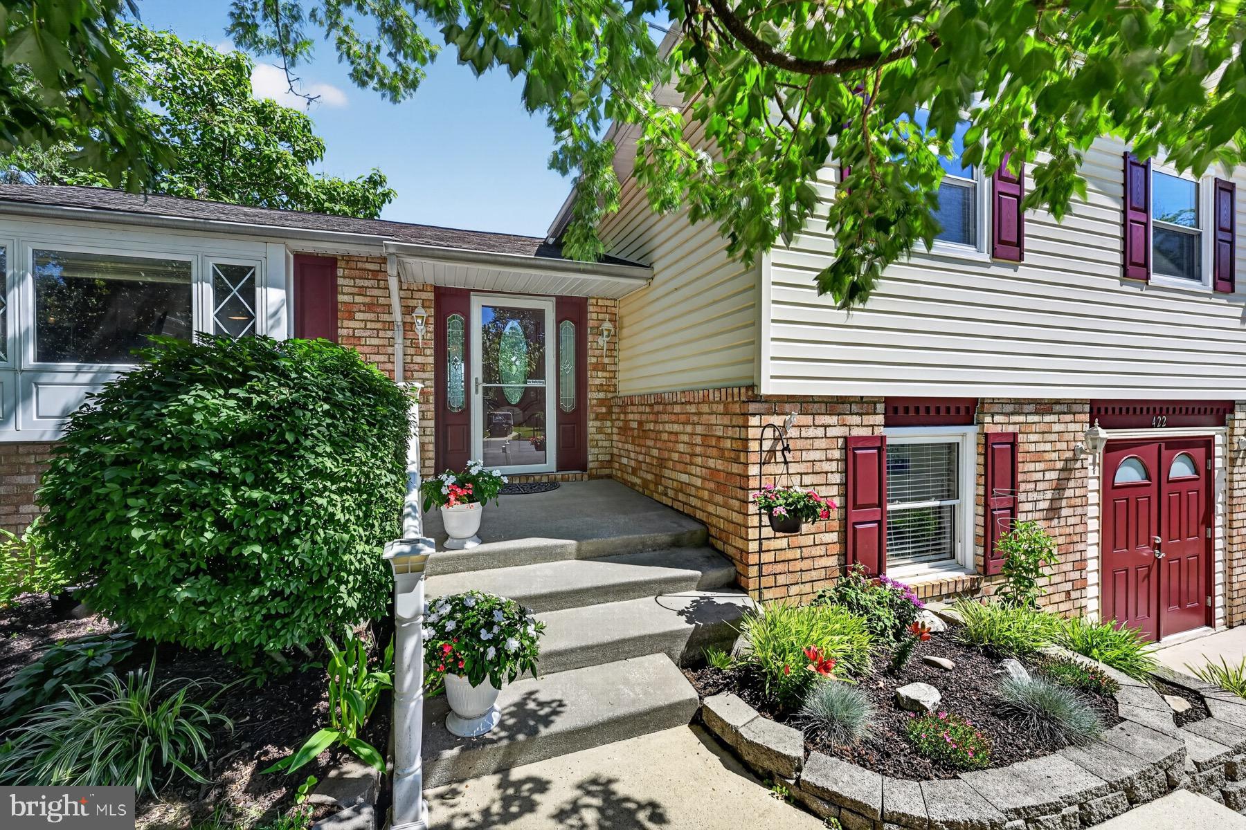 422 RIDGEVIEW COURT