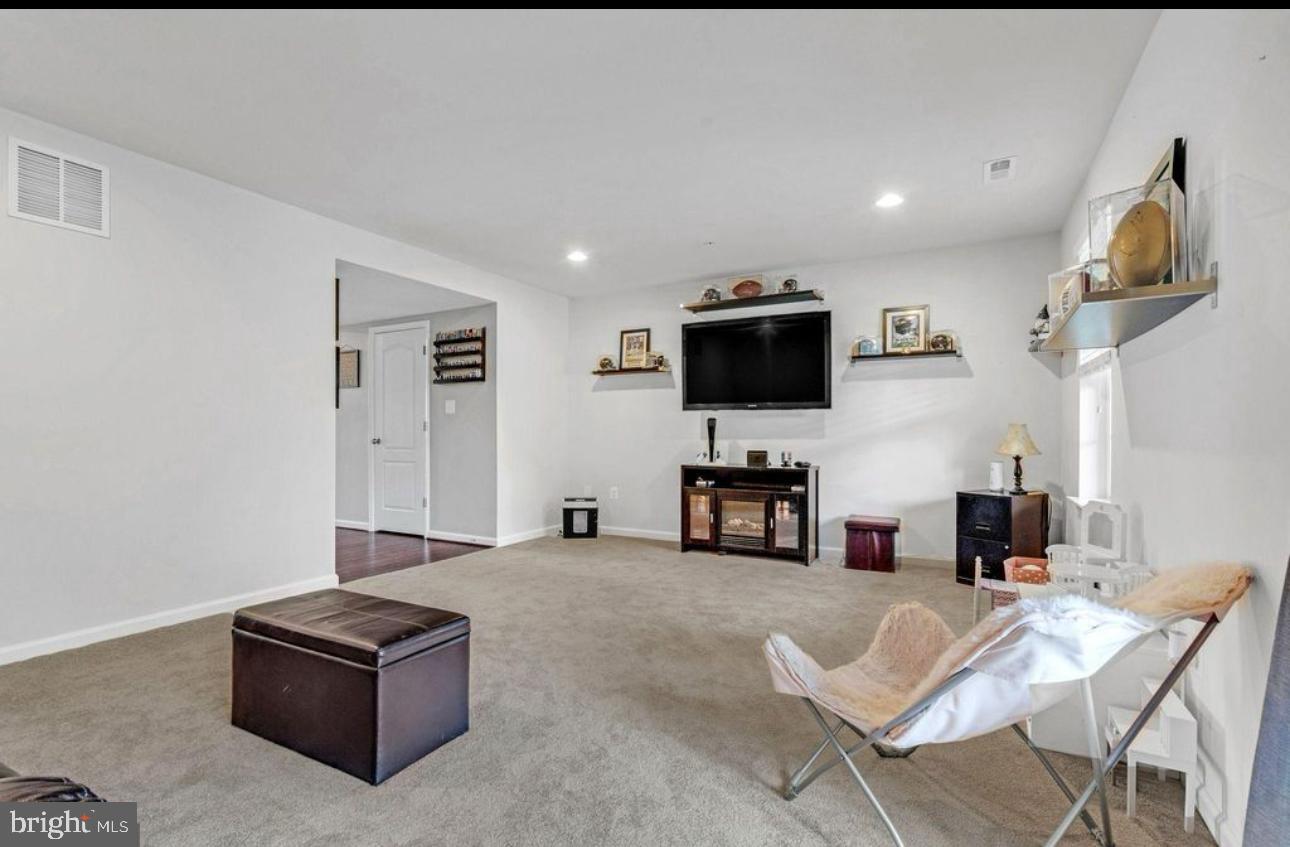 TANYARD SPRINGS - Residential Lease