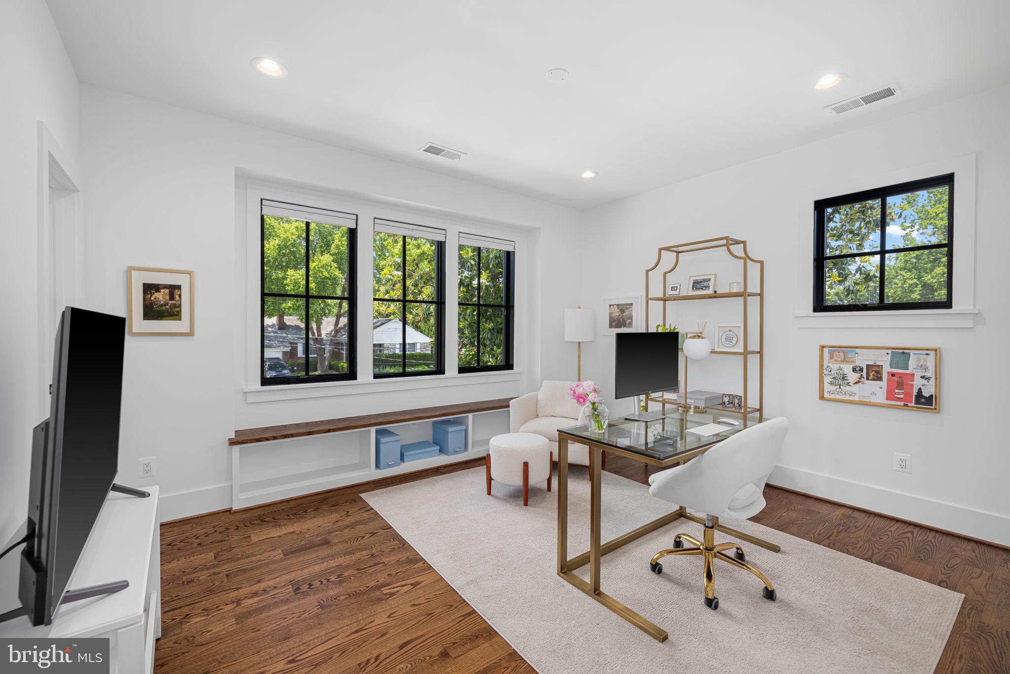 ROCK SPRING - Residential