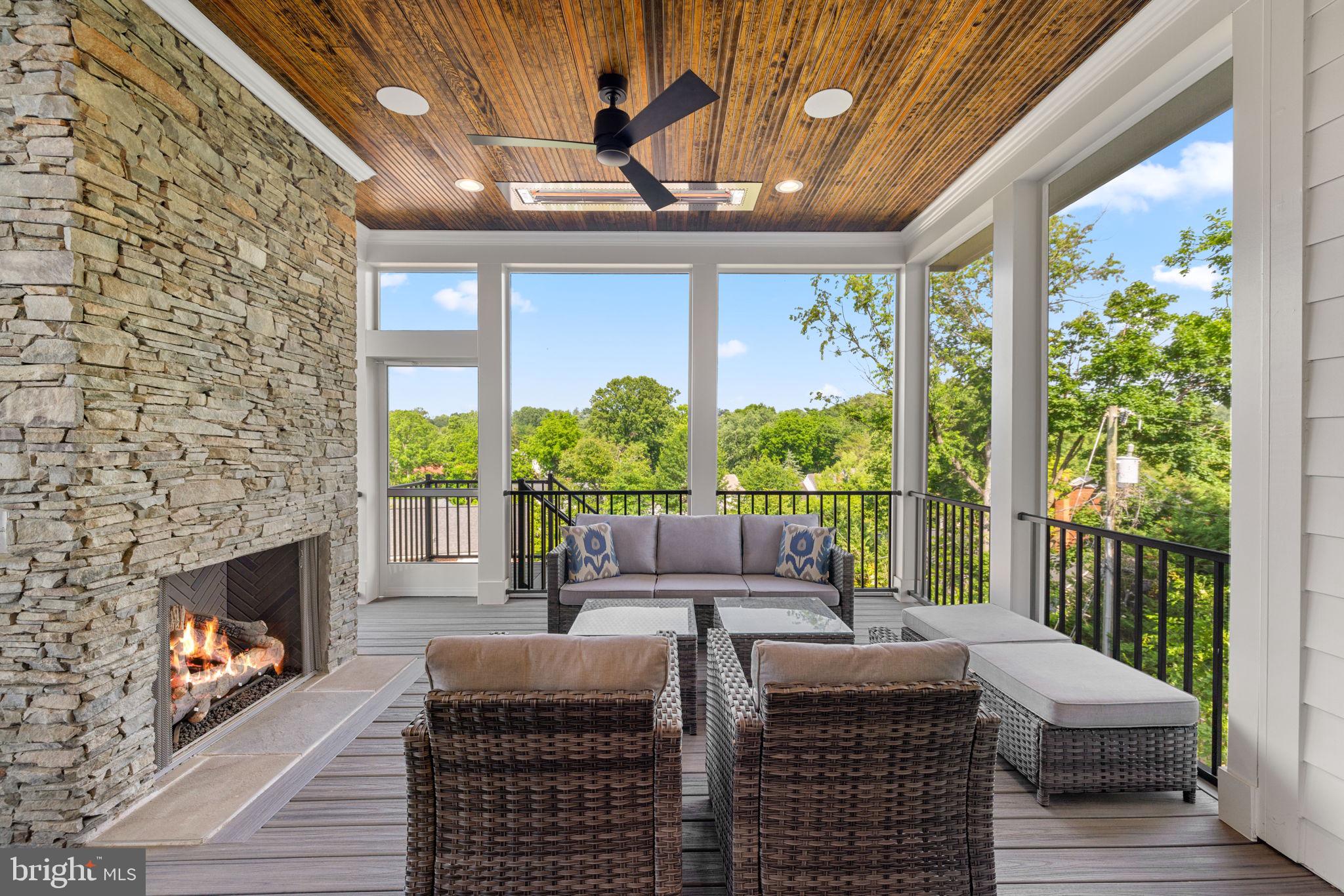 ROCK SPRING - Residential