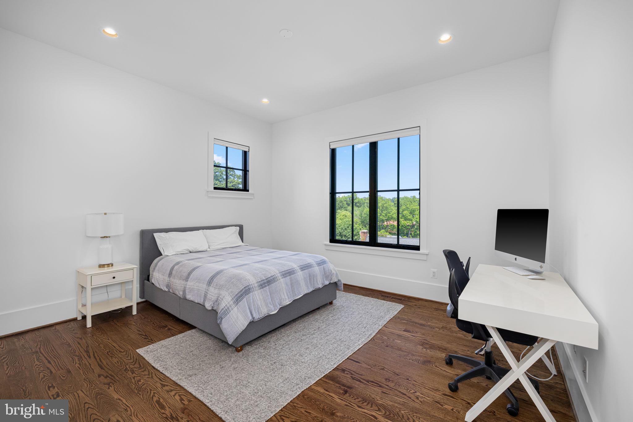 ROCK SPRING - Residential