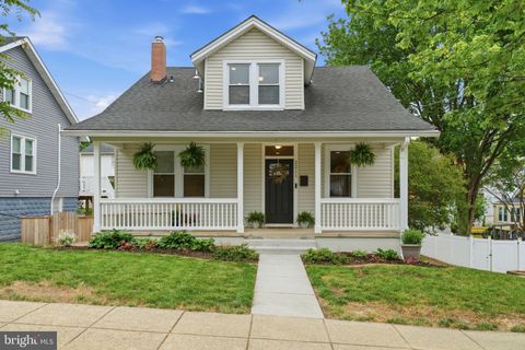 Photo of 2211 R Street SE, WASHINGTON, DC 20020 (MLS # DCDC2258742)