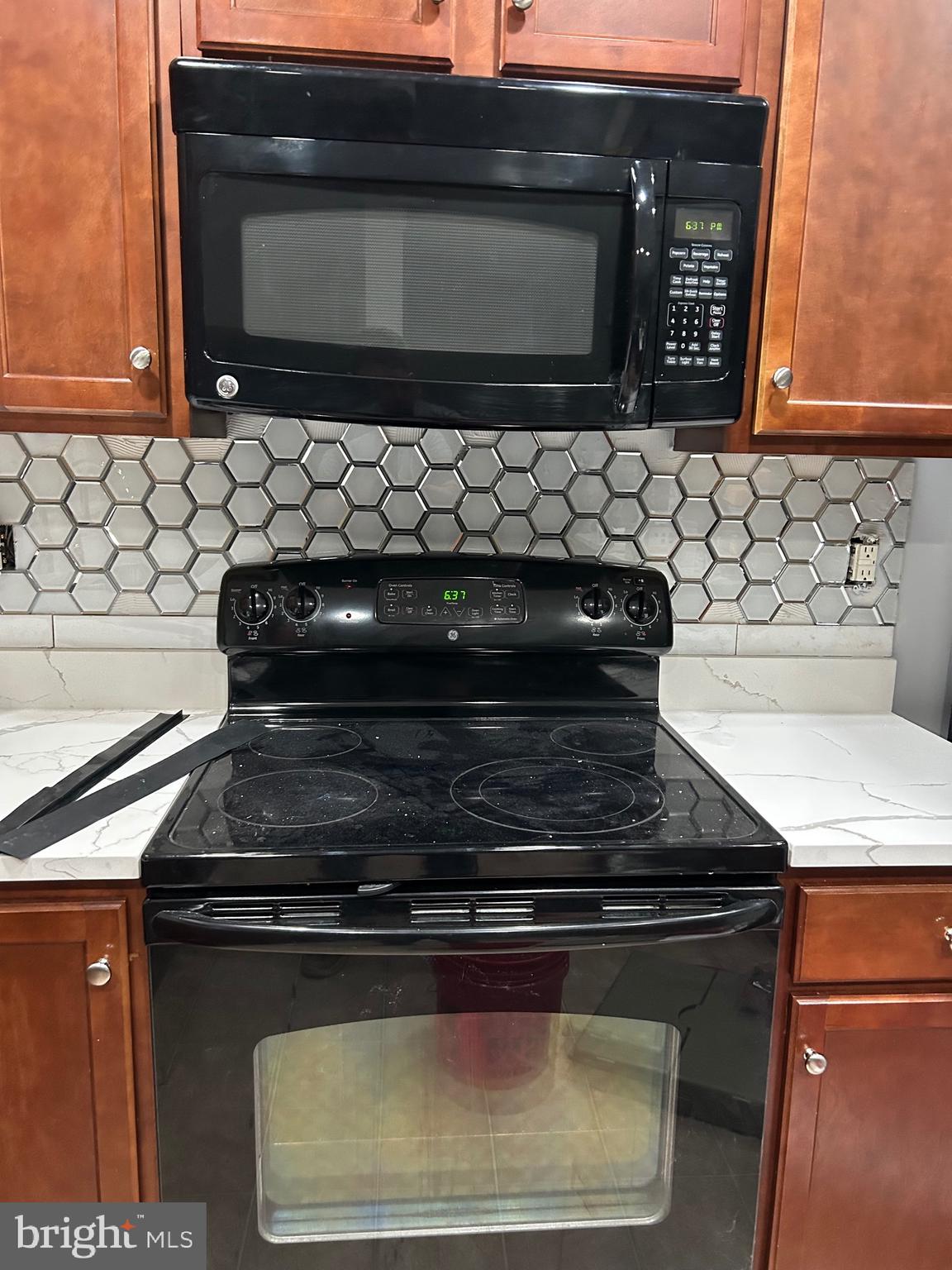 BROOKLAND MANOR - Residential Lease