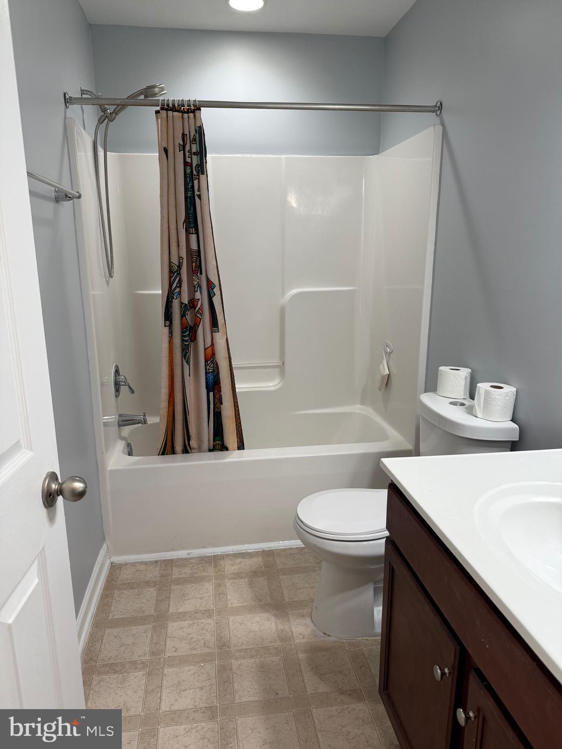 BROOKLAND MANOR - Residential Lease