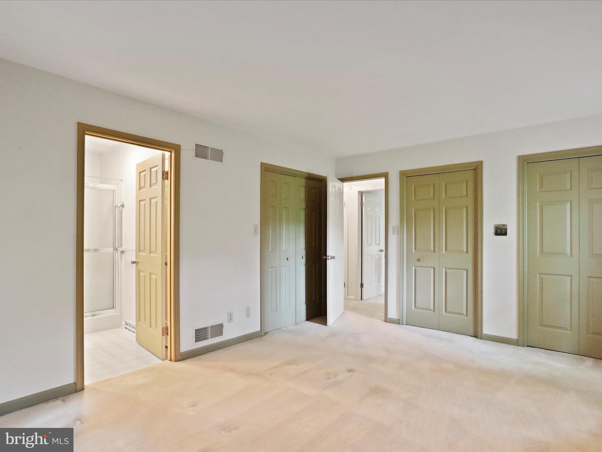 COUNTRY CLUB ESTATES - Residential