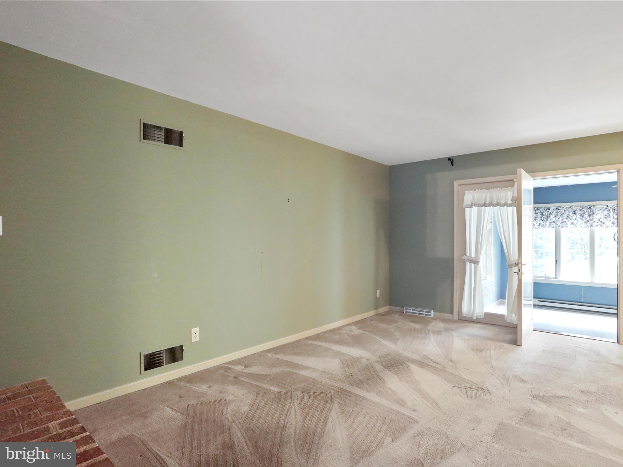 COUNTRY CLUB ESTATES - Residential