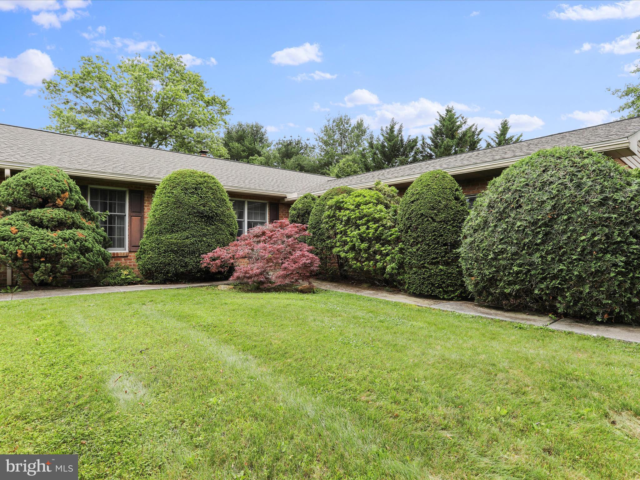 COUNTRY CLUB ESTATES - Residential