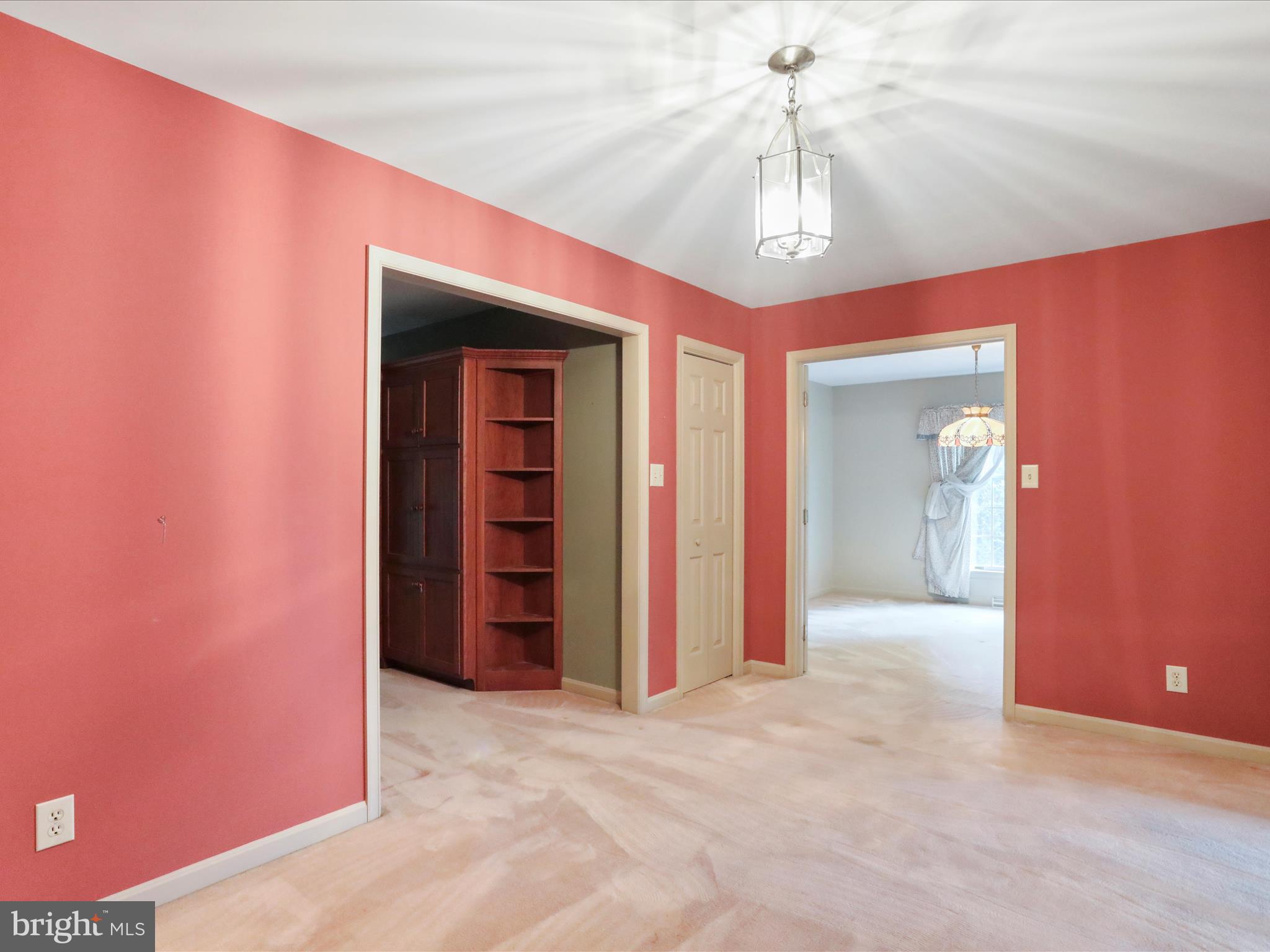 COUNTRY CLUB ESTATES - Residential