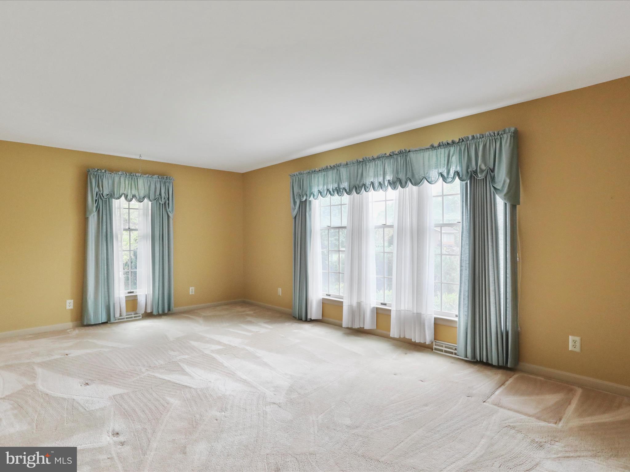 COUNTRY CLUB ESTATES - Residential