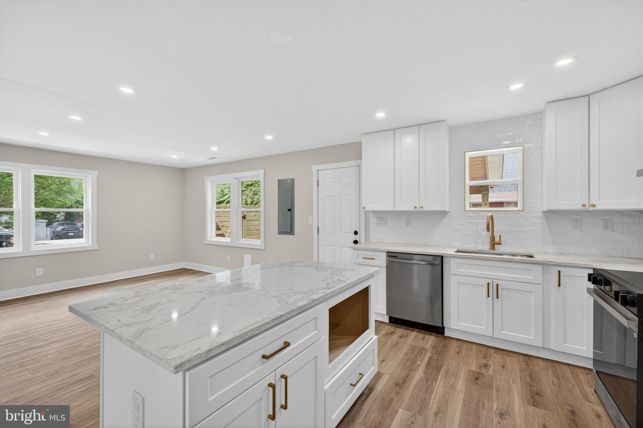 LANDOVER HILLS - Residential