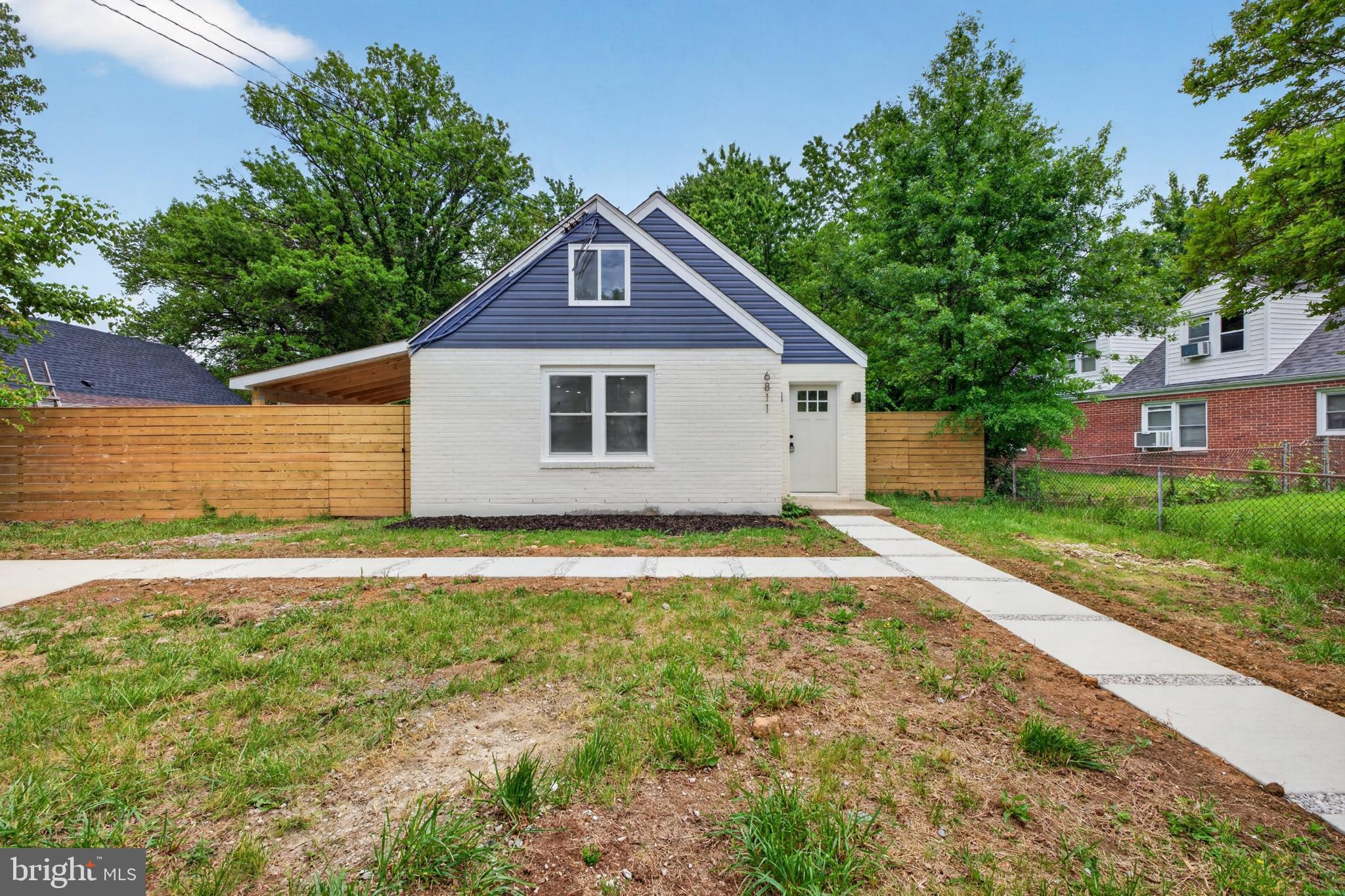 LANDOVER HILLS - Residential