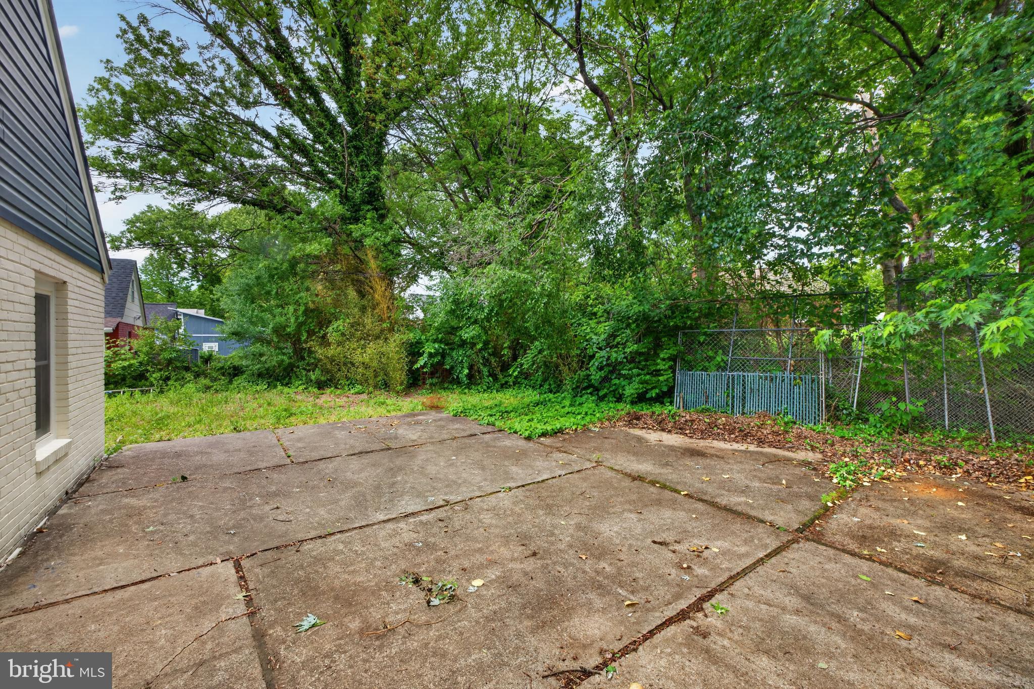 LANDOVER HILLS - Residential