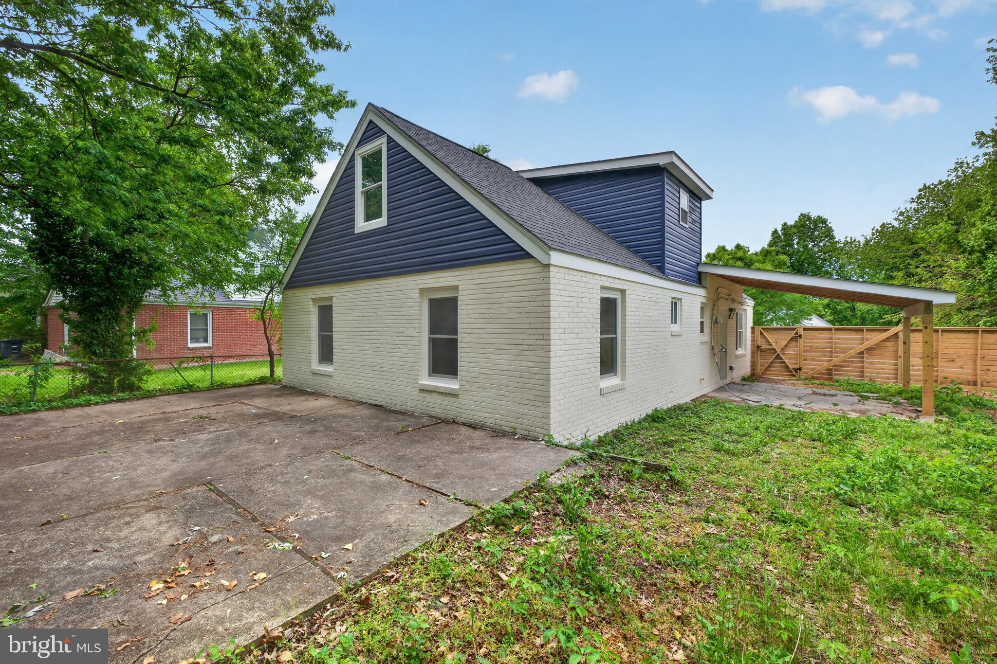 LANDOVER HILLS - Residential