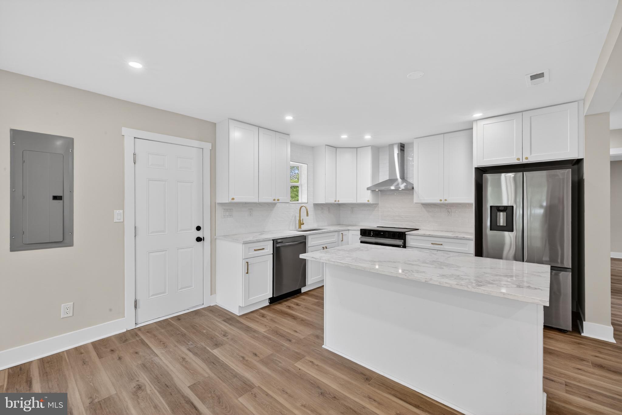 LANDOVER HILLS - Residential