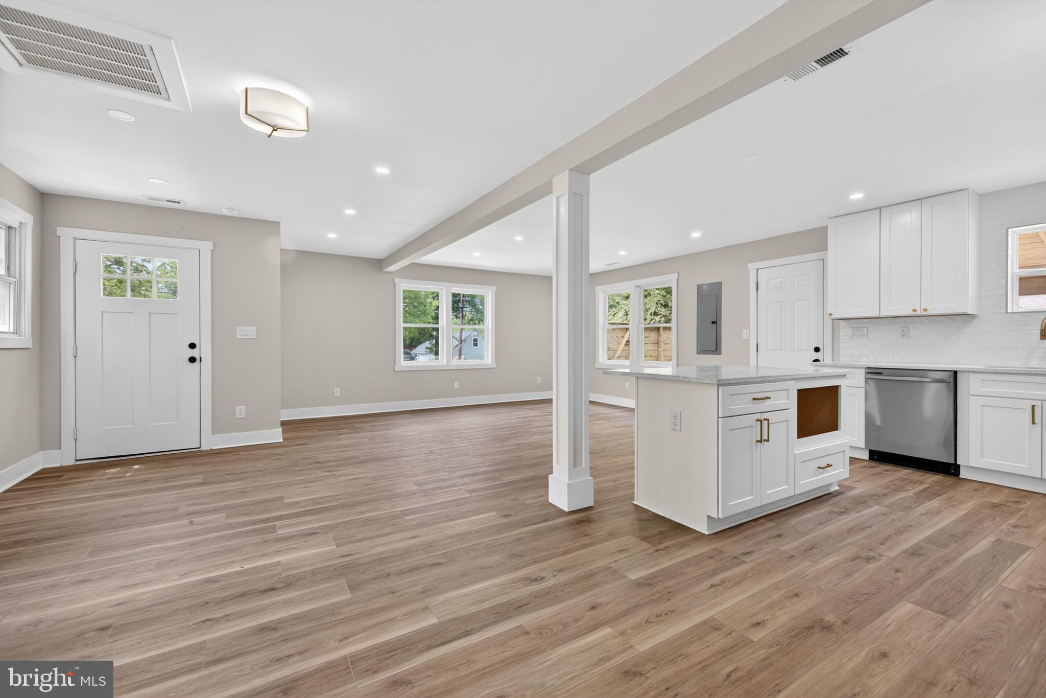 LANDOVER HILLS - Residential