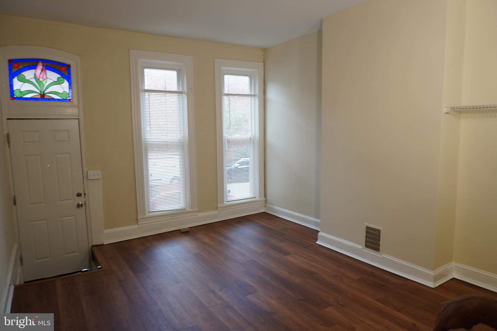 HOLLINS MARKET - Residential