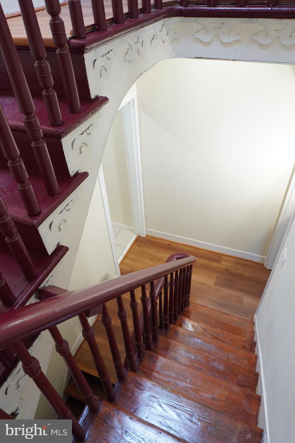 HOLLINS MARKET - Residential