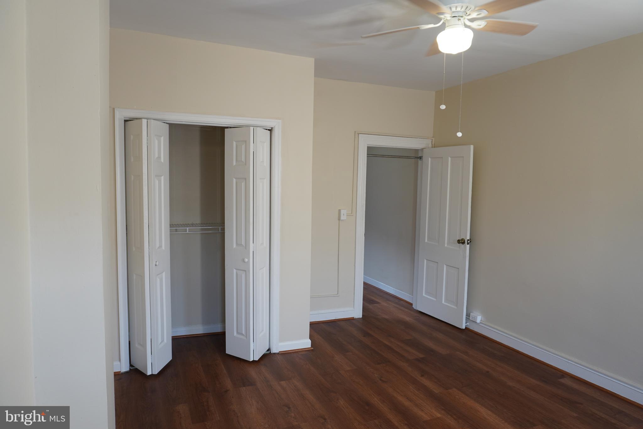 HOLLINS MARKET - Residential