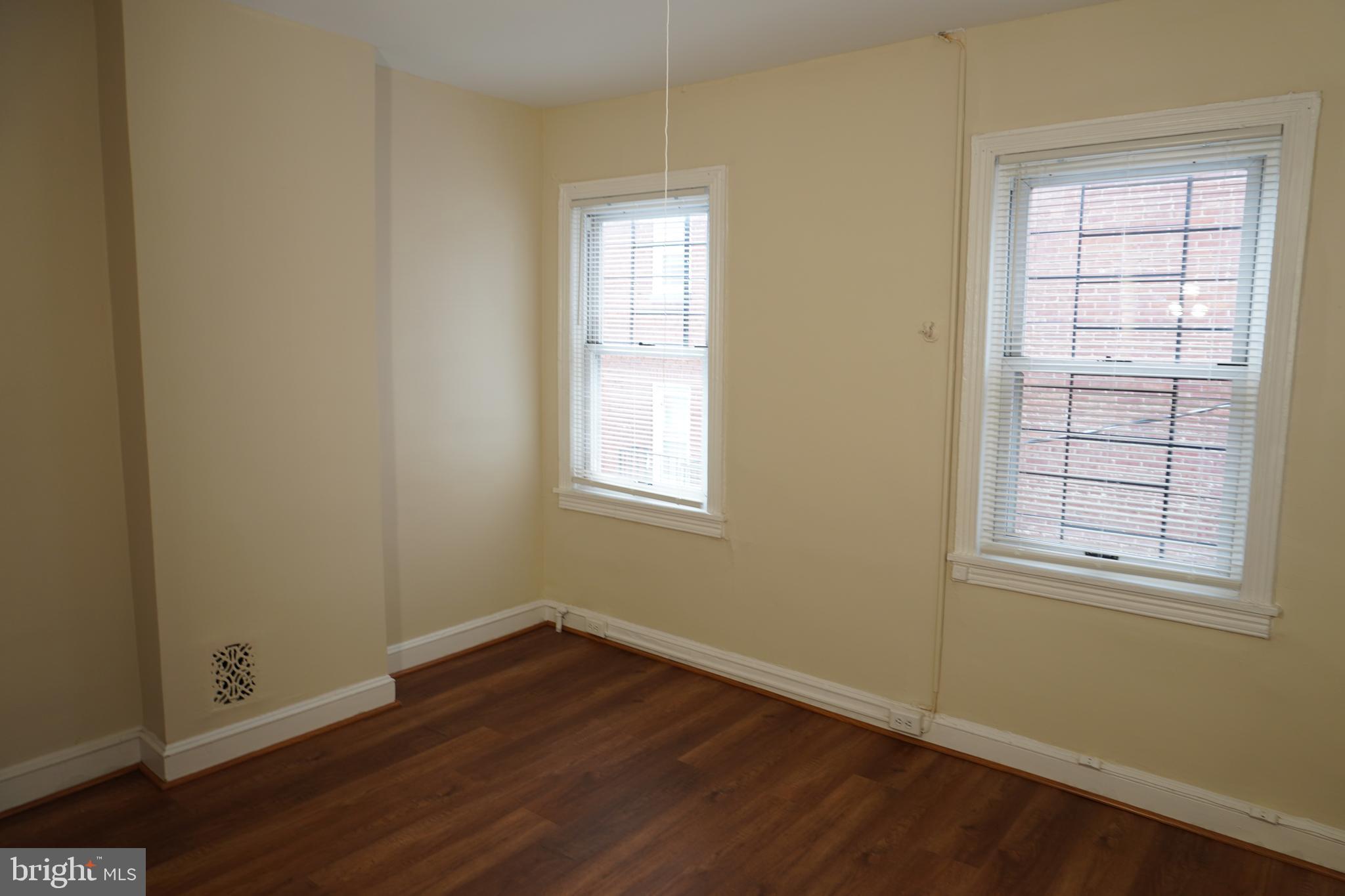 HOLLINS MARKET - Residential