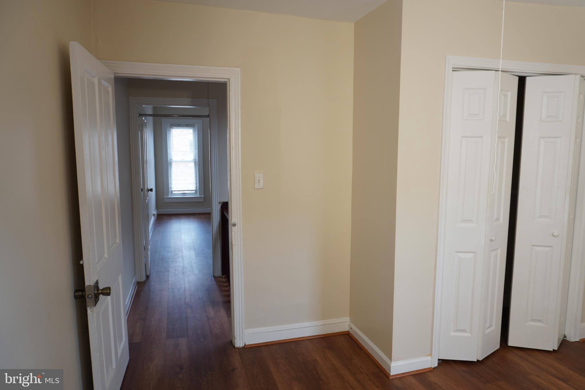 HOLLINS MARKET - Residential