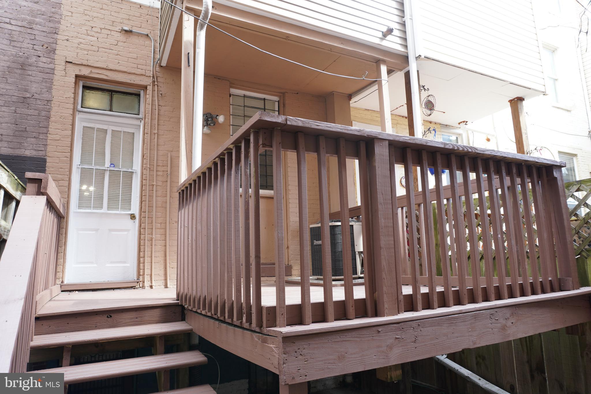 HOLLINS MARKET - Residential
