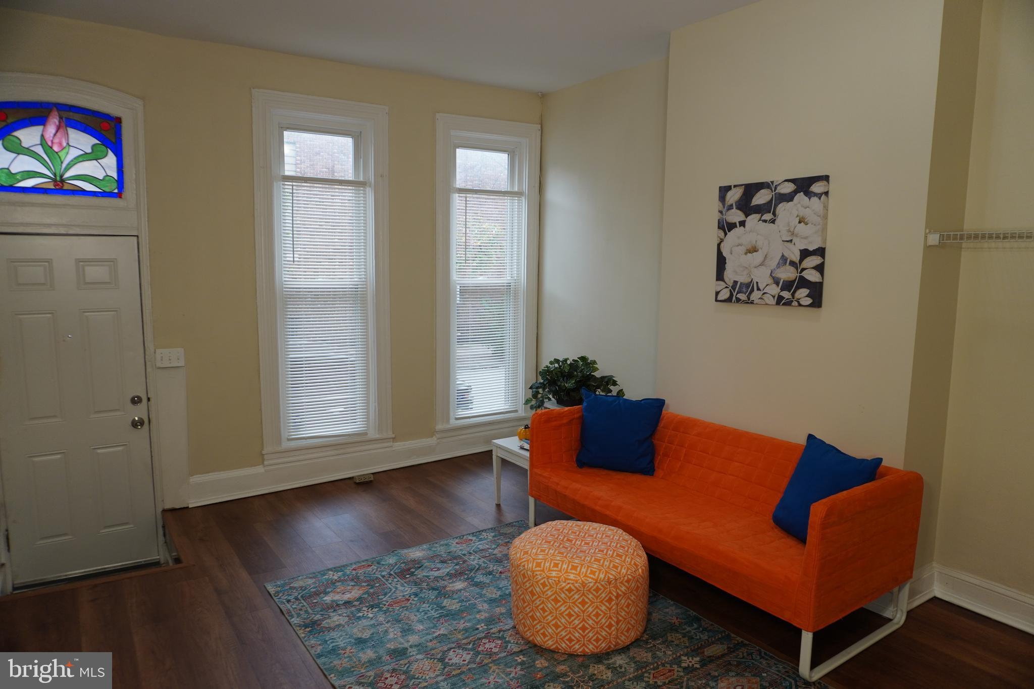 HOLLINS MARKET - Residential