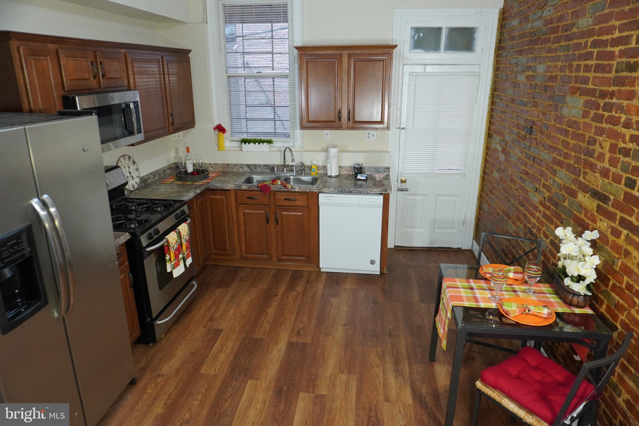 HOLLINS MARKET - Residential