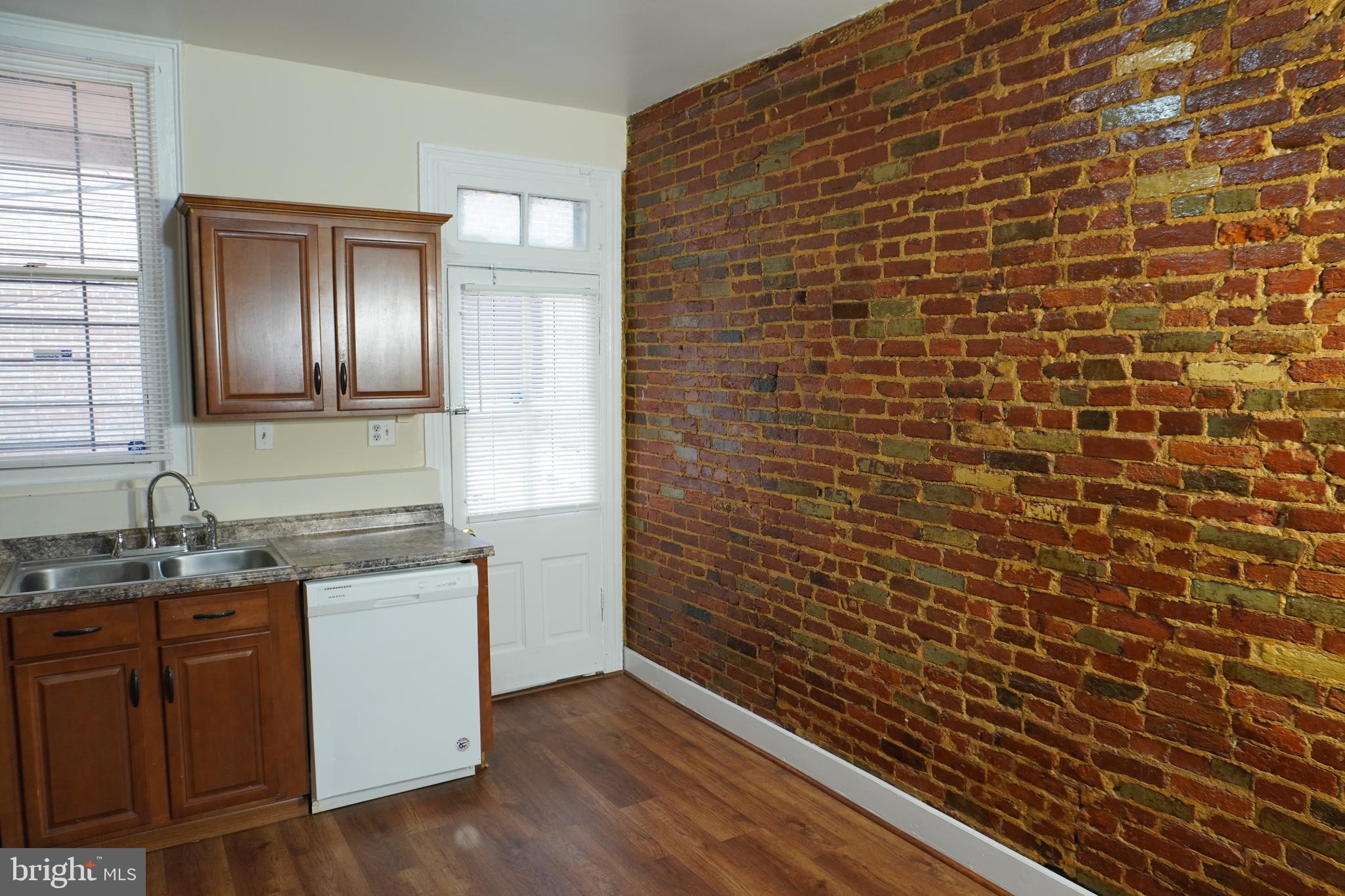 HOLLINS MARKET - Residential
