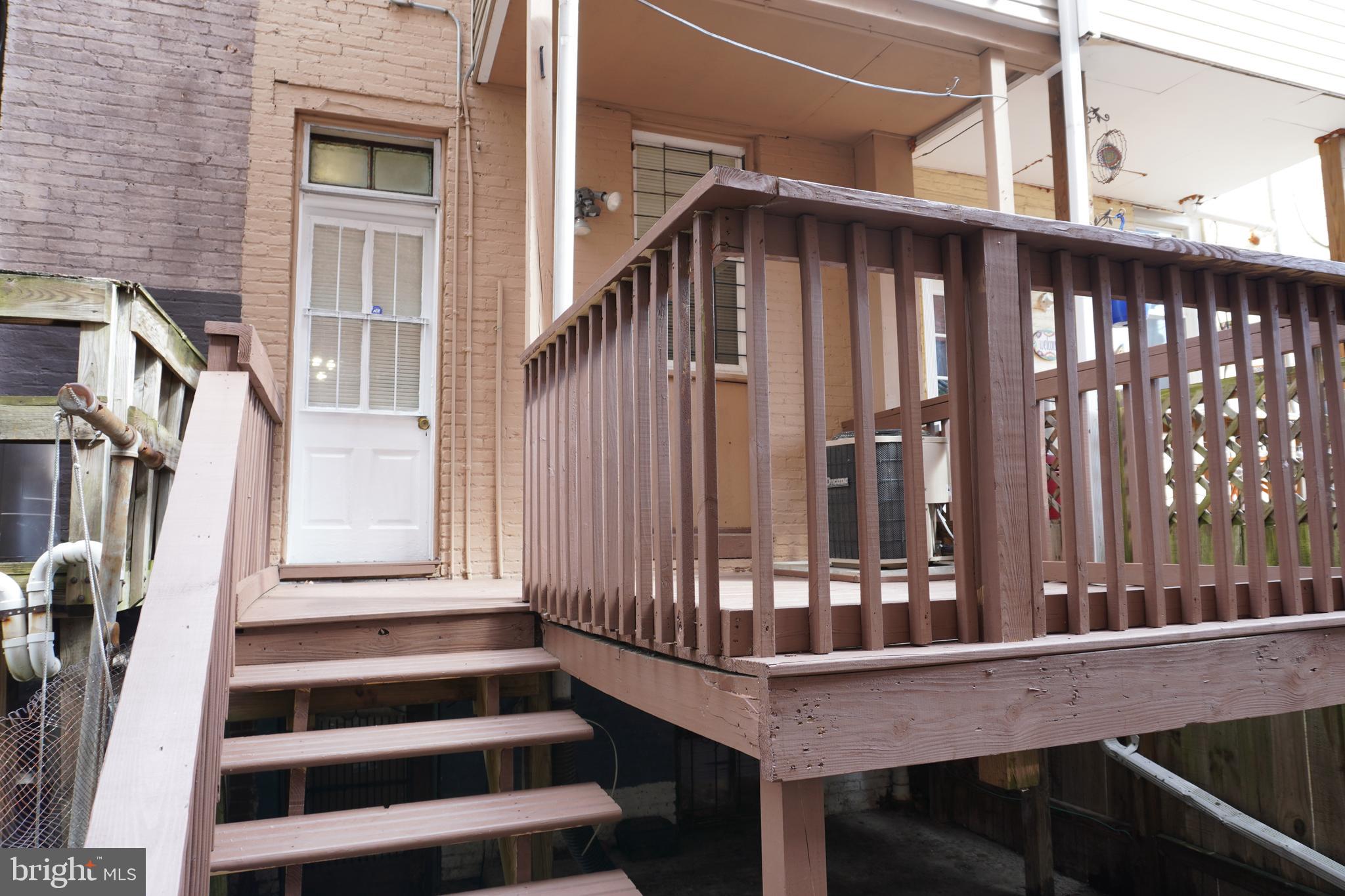 HOLLINS MARKET - Residential