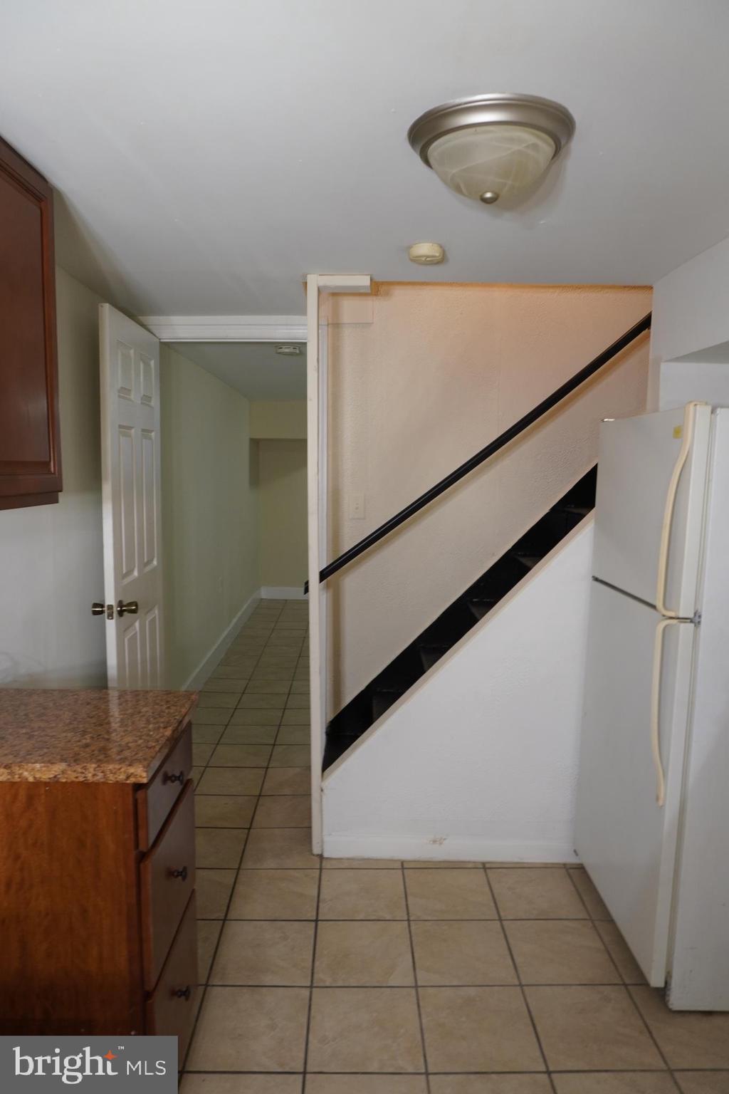 HOLLINS MARKET - Residential