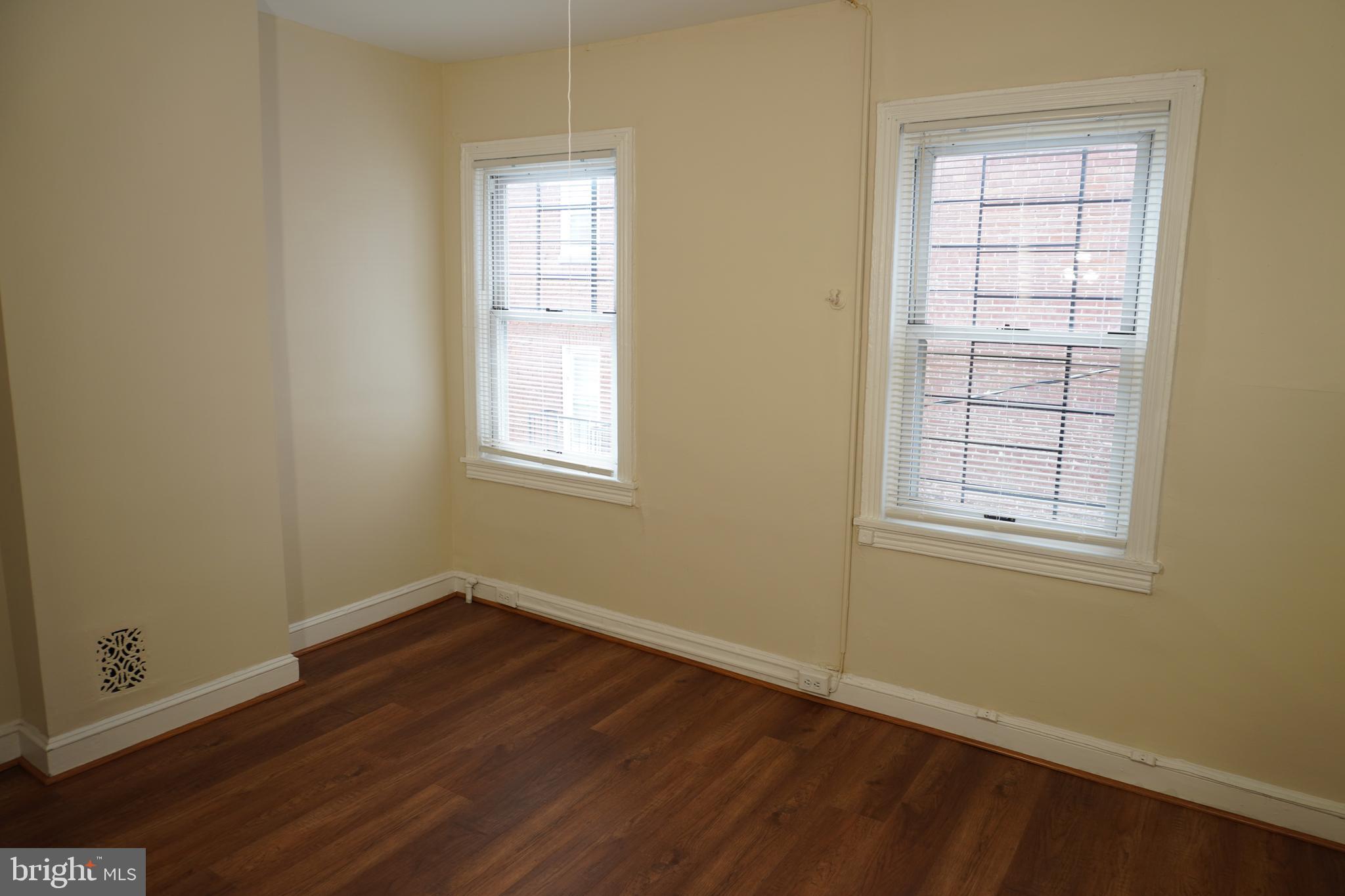 HOLLINS MARKET - Residential