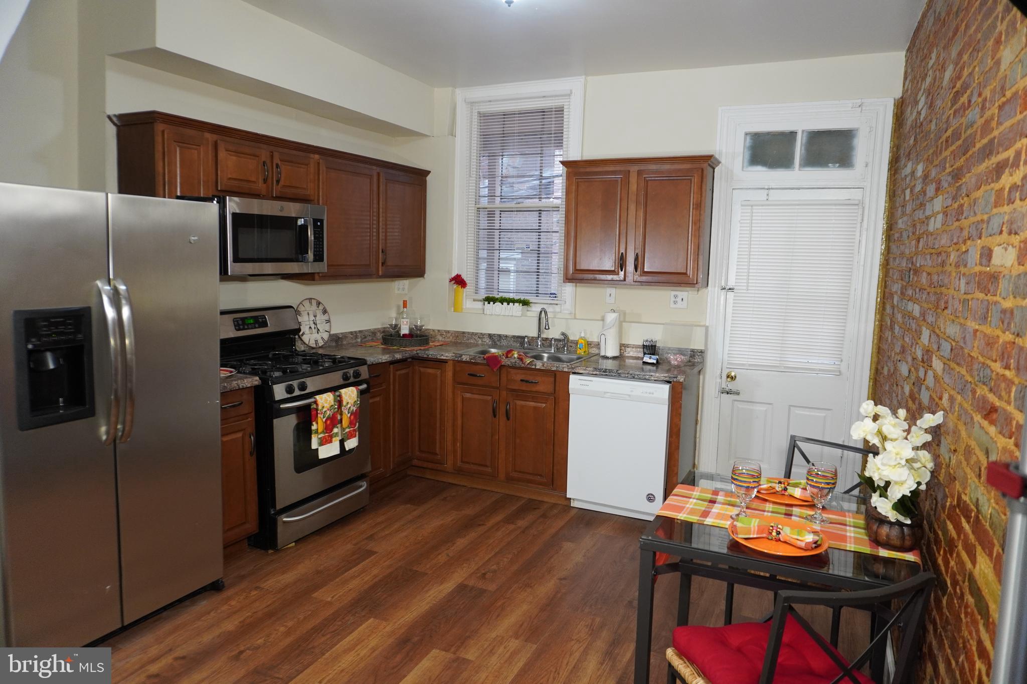 HOLLINS MARKET - Residential