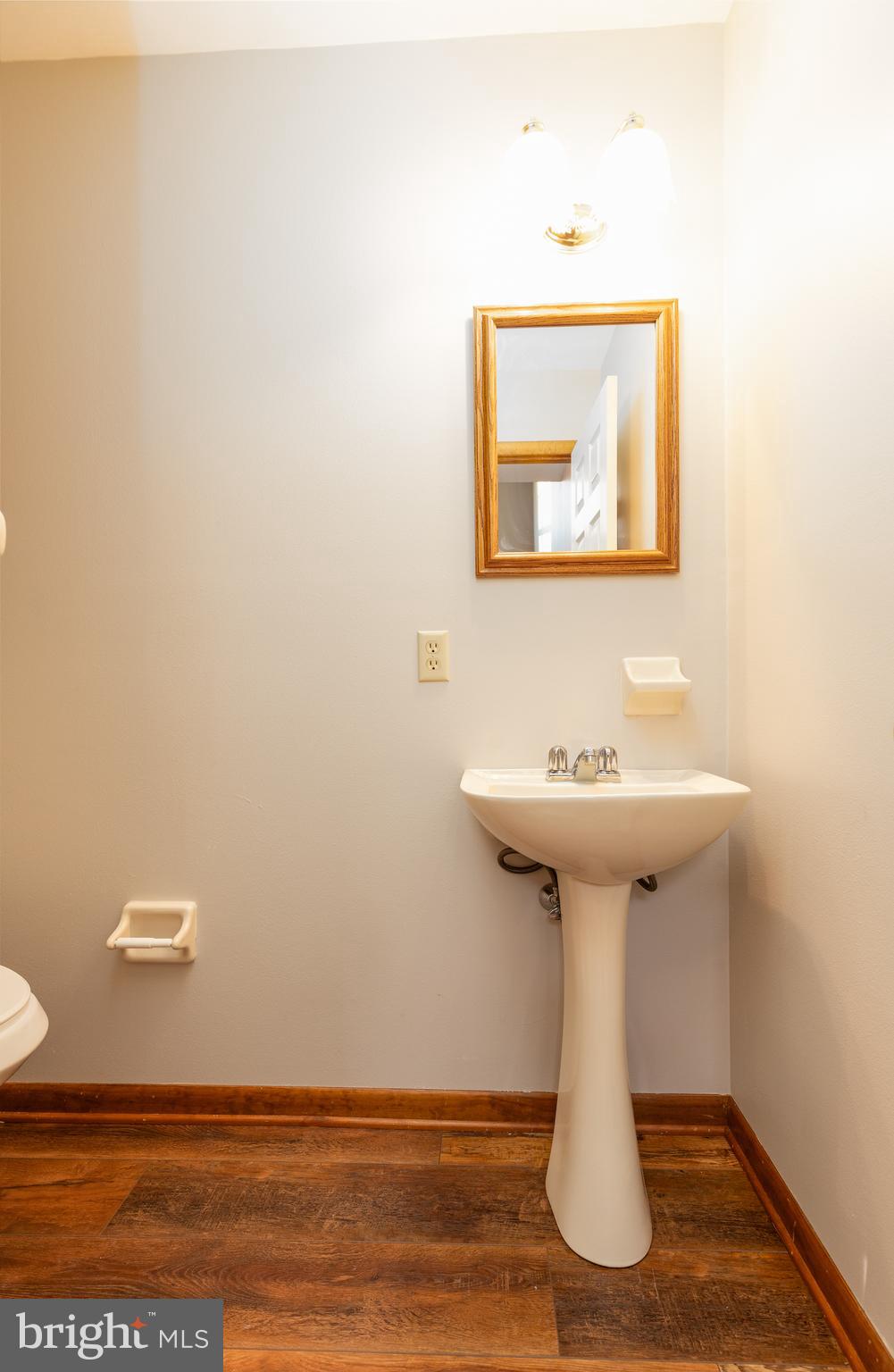 DUCK HARBOUR - Residential Lease