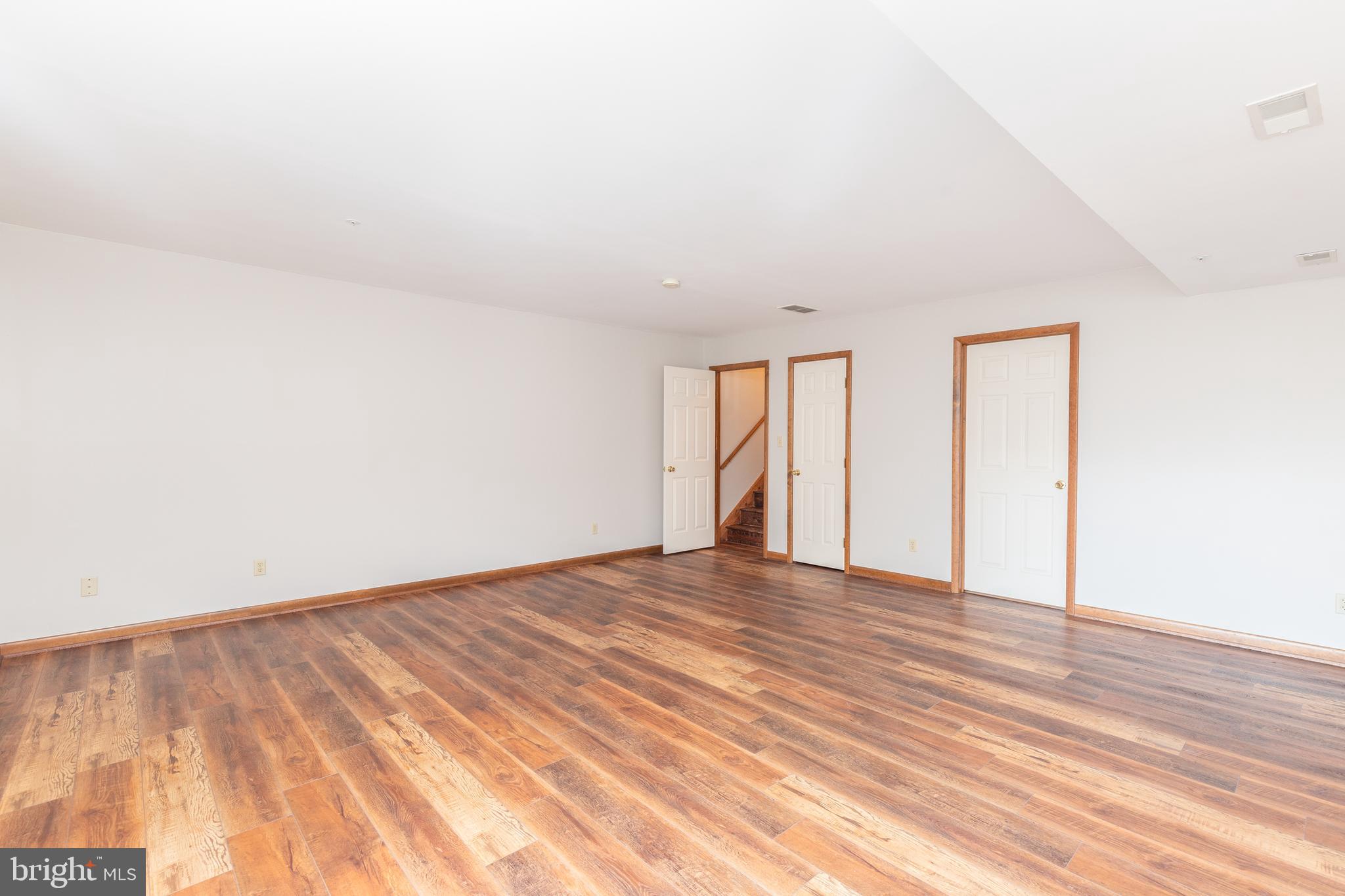 DUCK HARBOUR - Residential Lease