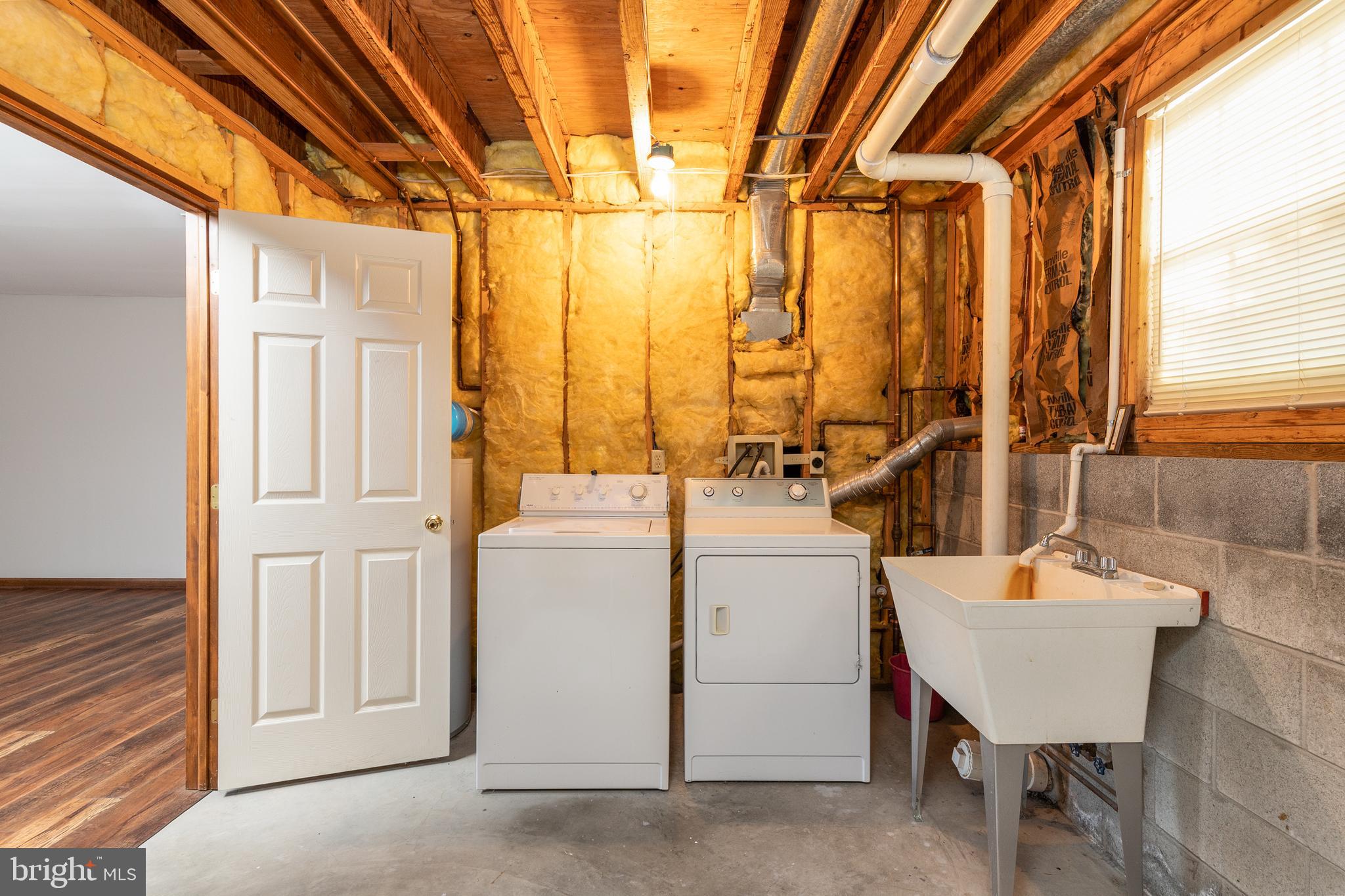 DUCK HARBOUR - Residential Lease